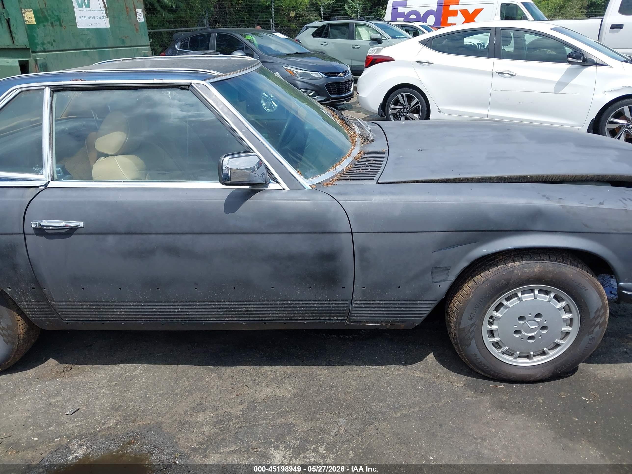 1984 Mercedes-benz 380 Sl Черный vin: WDBBA45A0EA001115