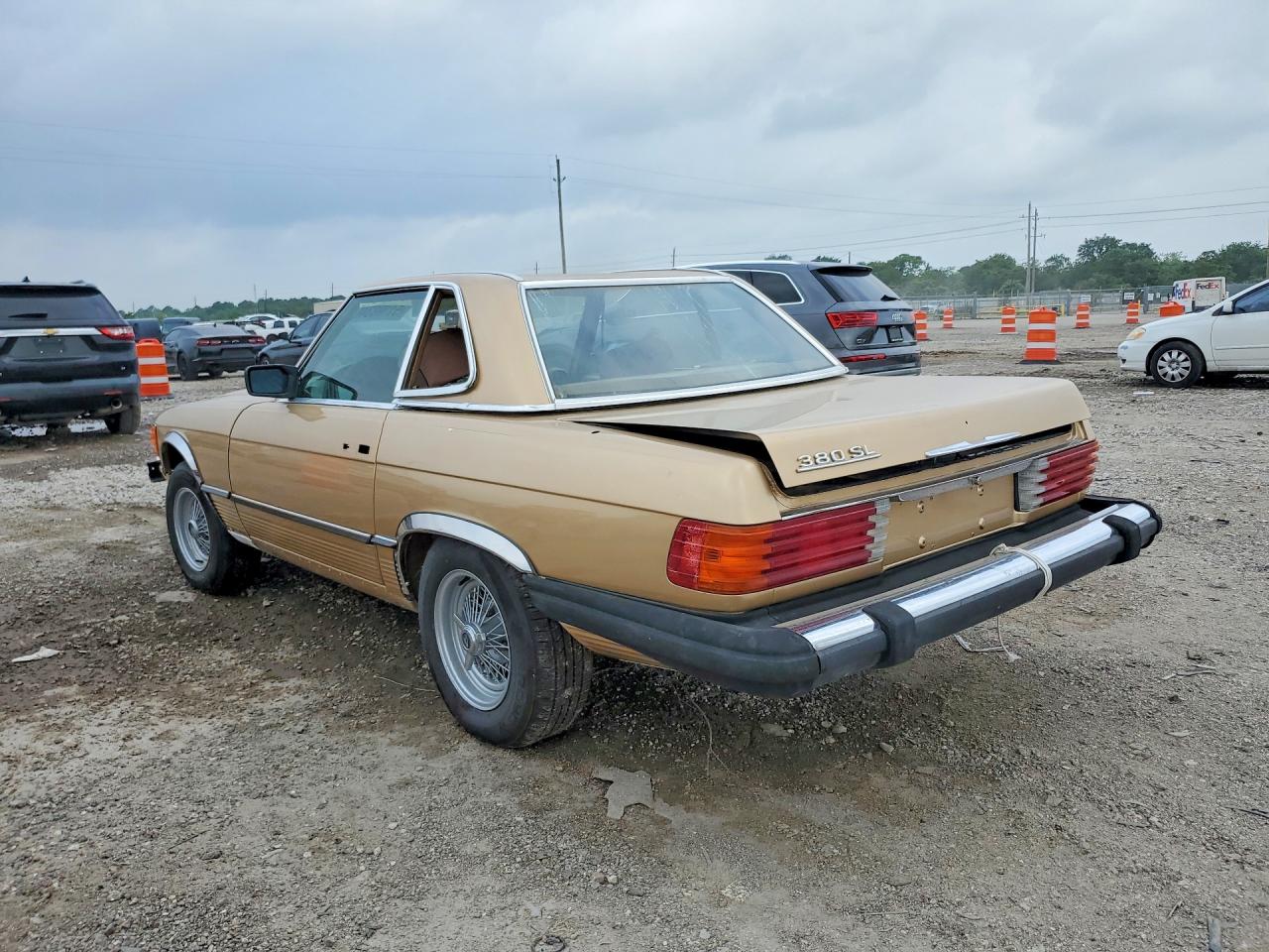 1982 Mercedes-benz 380 Sl Tan vin: WDBBA45A1CB013040