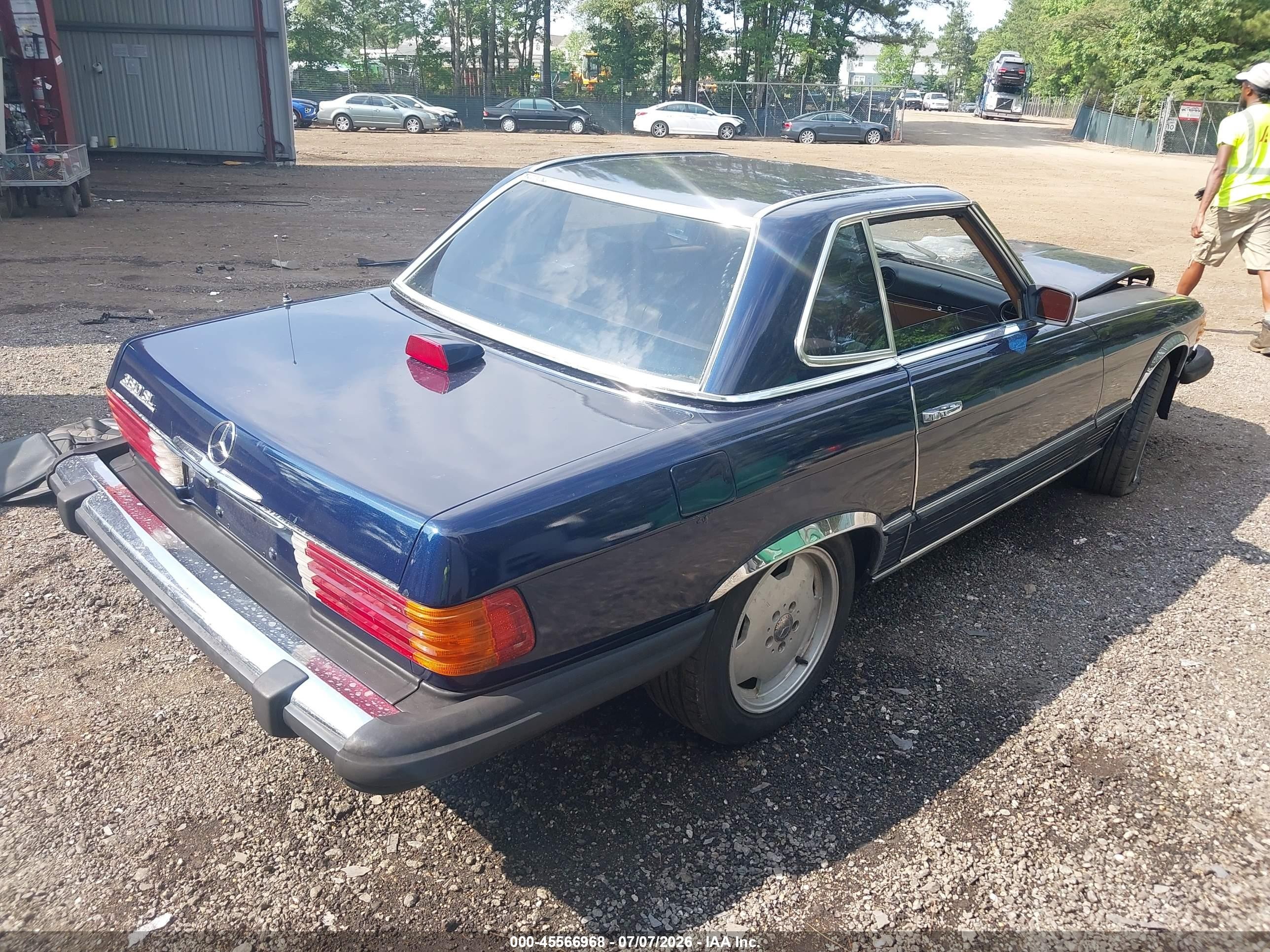 1983 Mercedes-benz 380 Sl Blue vin: WDBBA45A2DB023609