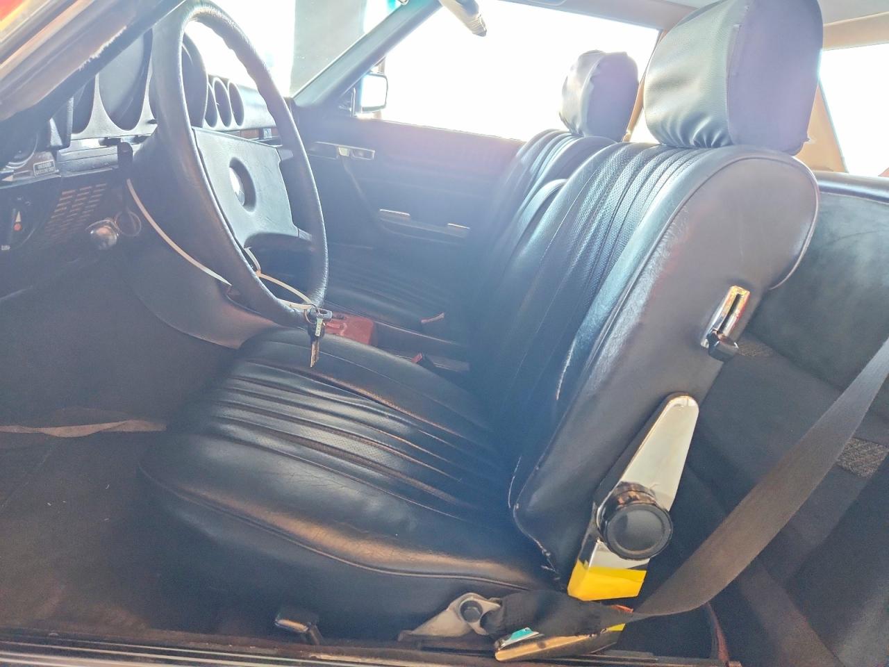 1982 Mercedes-benz 190 Red vin: WDBBA45A5CB015020