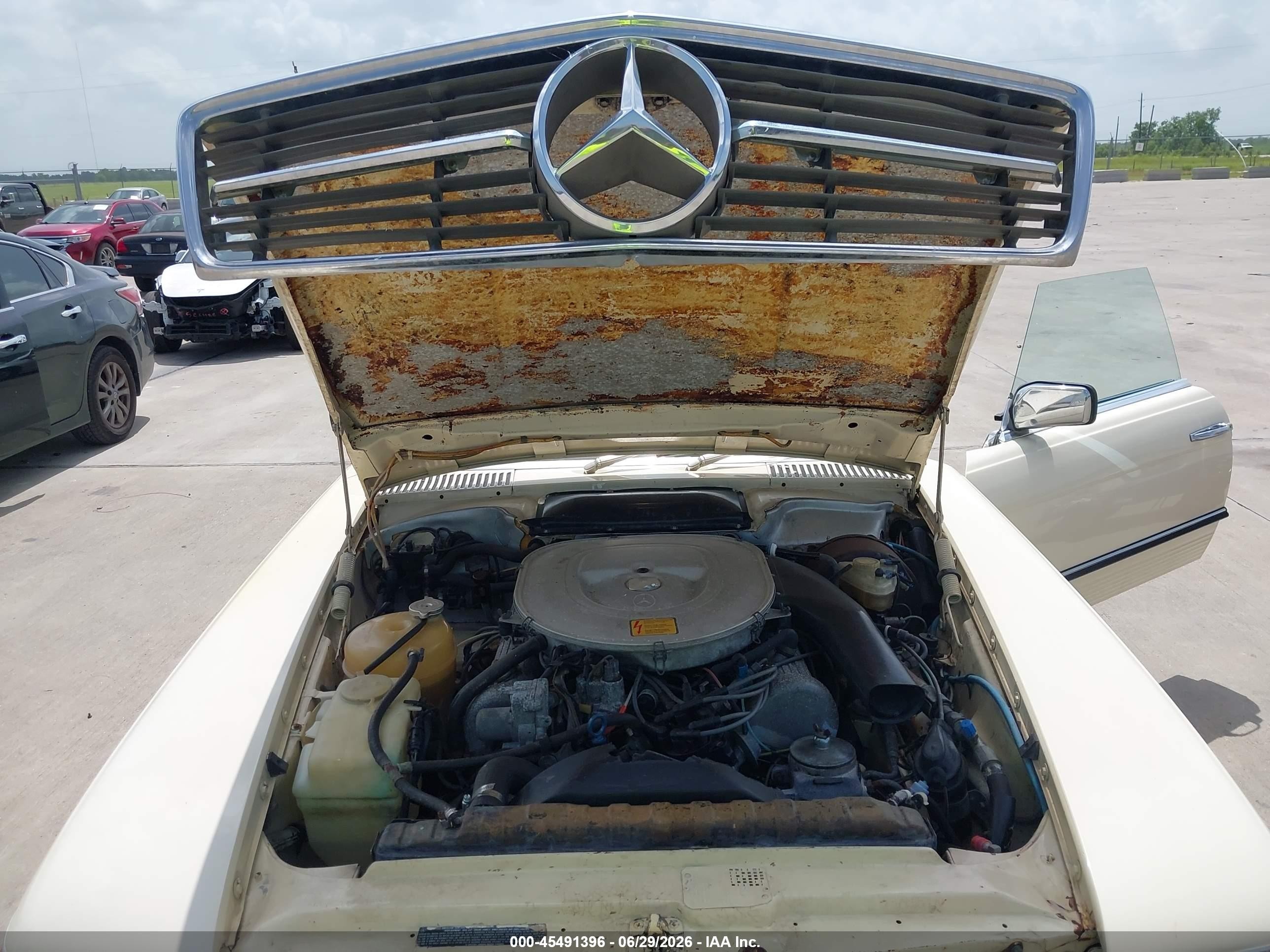 1983 Mercedes-benz 380 Sl Yellow vin: WDBBA45A5DB028190