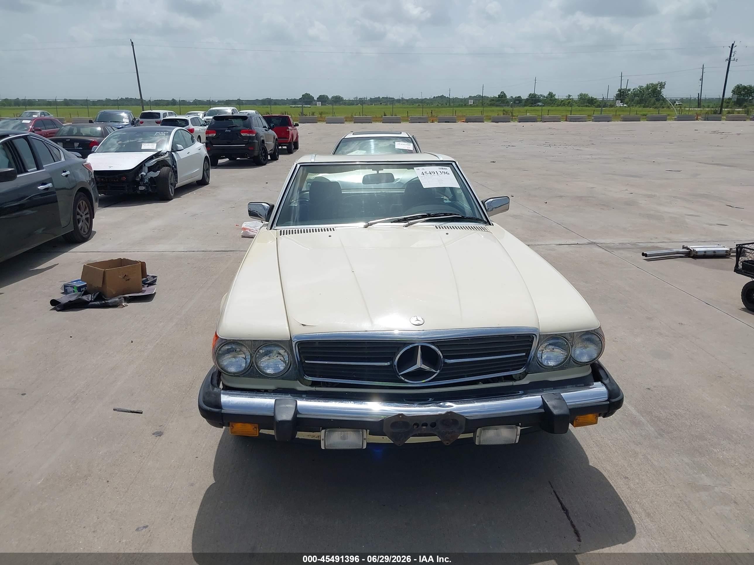 1983 Mercedes-benz 380 Sl Yellow vin: WDBBA45A5DB028190