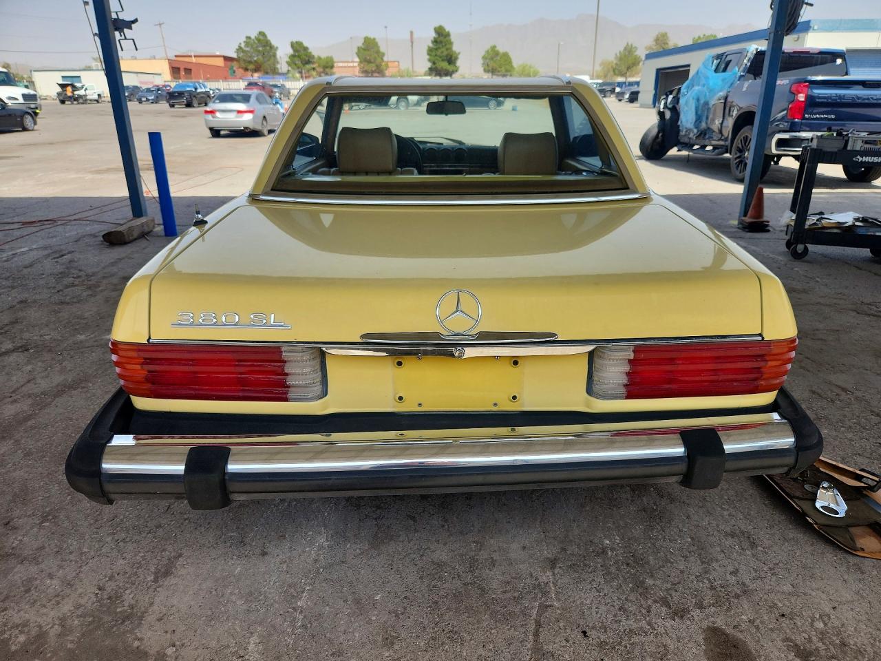 1981 Mercedes-benz 380 Sl Yellow vin: WDBBA45A6BB004011