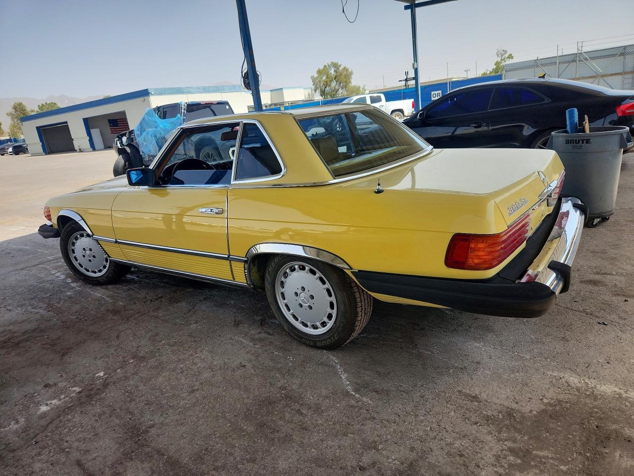 1981 Mercedes-benz 380 Sl Yellow vin: WDBBA45A6BB004011