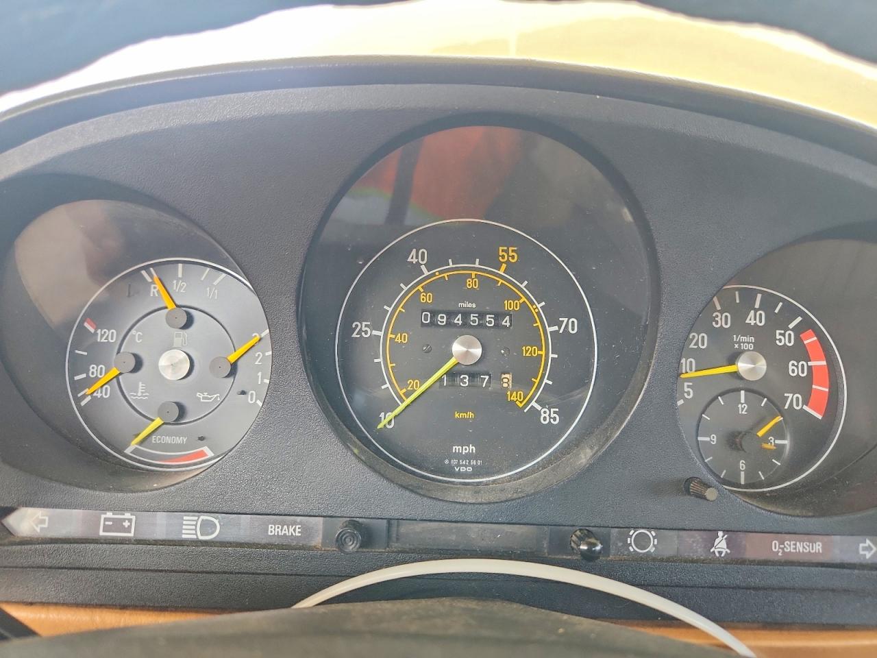 1981 Mercedes-benz 380 Sl Yellow vin: WDBBA45A6BB004011