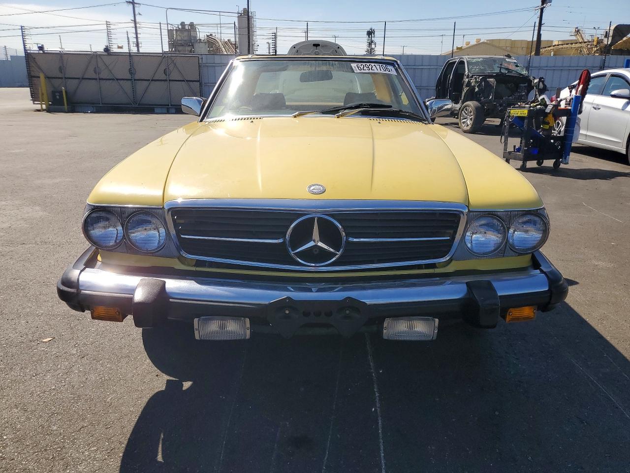 1981 Mercedes-benz 380 Sl Yellow vin: WDBBA45A9BB008828