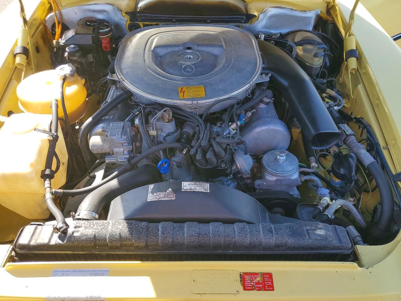 1981 Mercedes-benz 380 Sl Yellow vin: WDBBA45A9BB008828