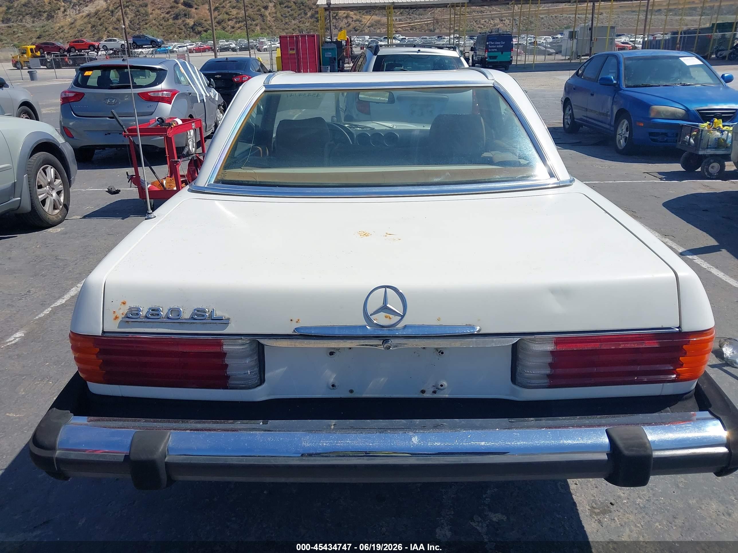 1983 Mercedes-benz 380 Sl White vin: WDBBA45A9DB024109