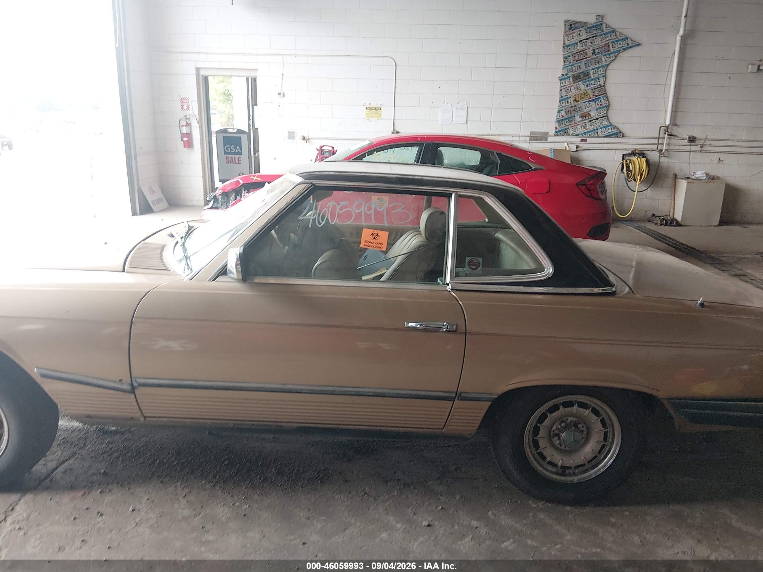 1983 Mercedes-benz 380 Sl Gold vin: WDBBA45A9DB025907