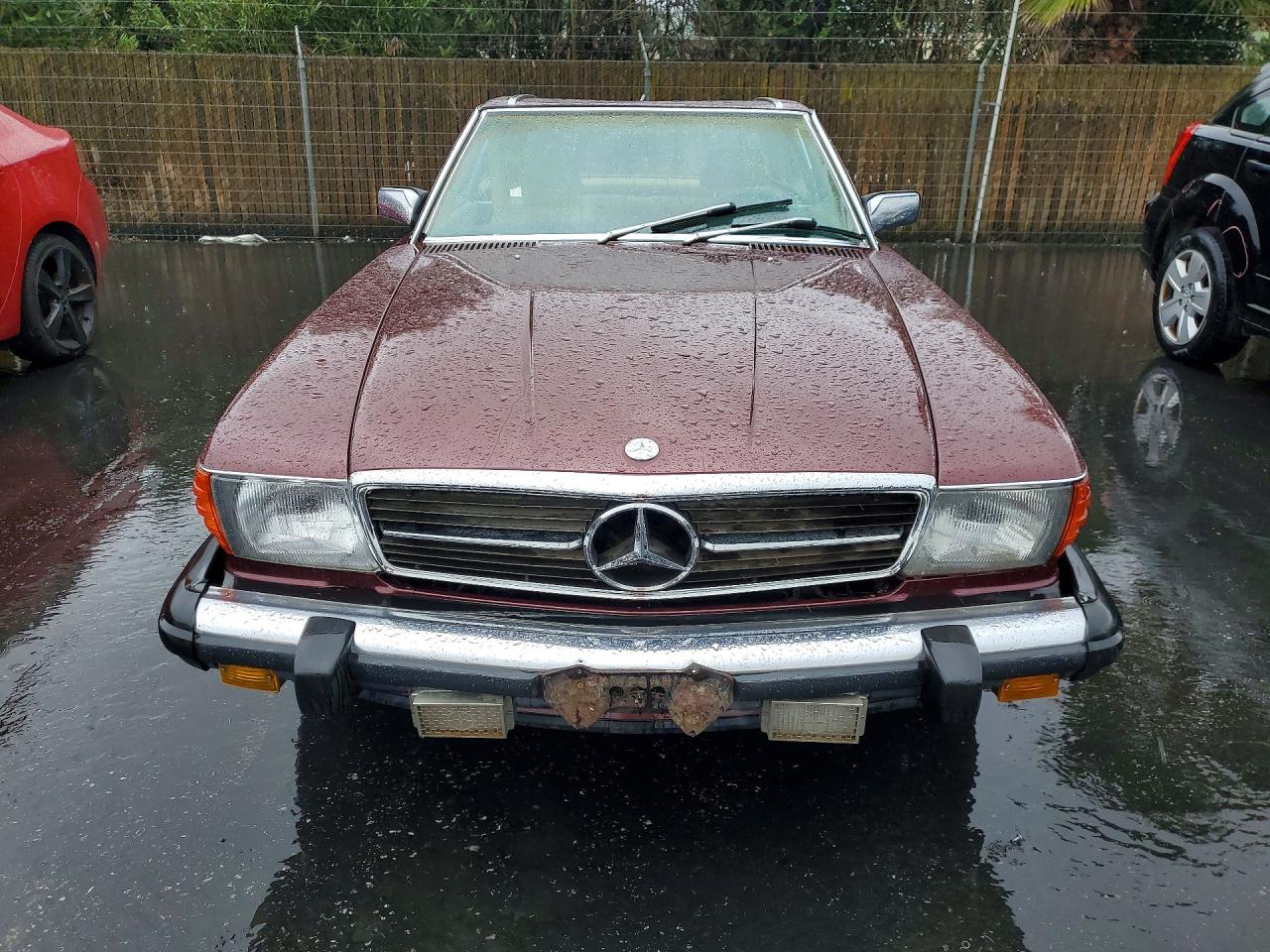 1986 Mercedes-benz 560 Sl Burgundy vin: WDBBA48D0GA042546