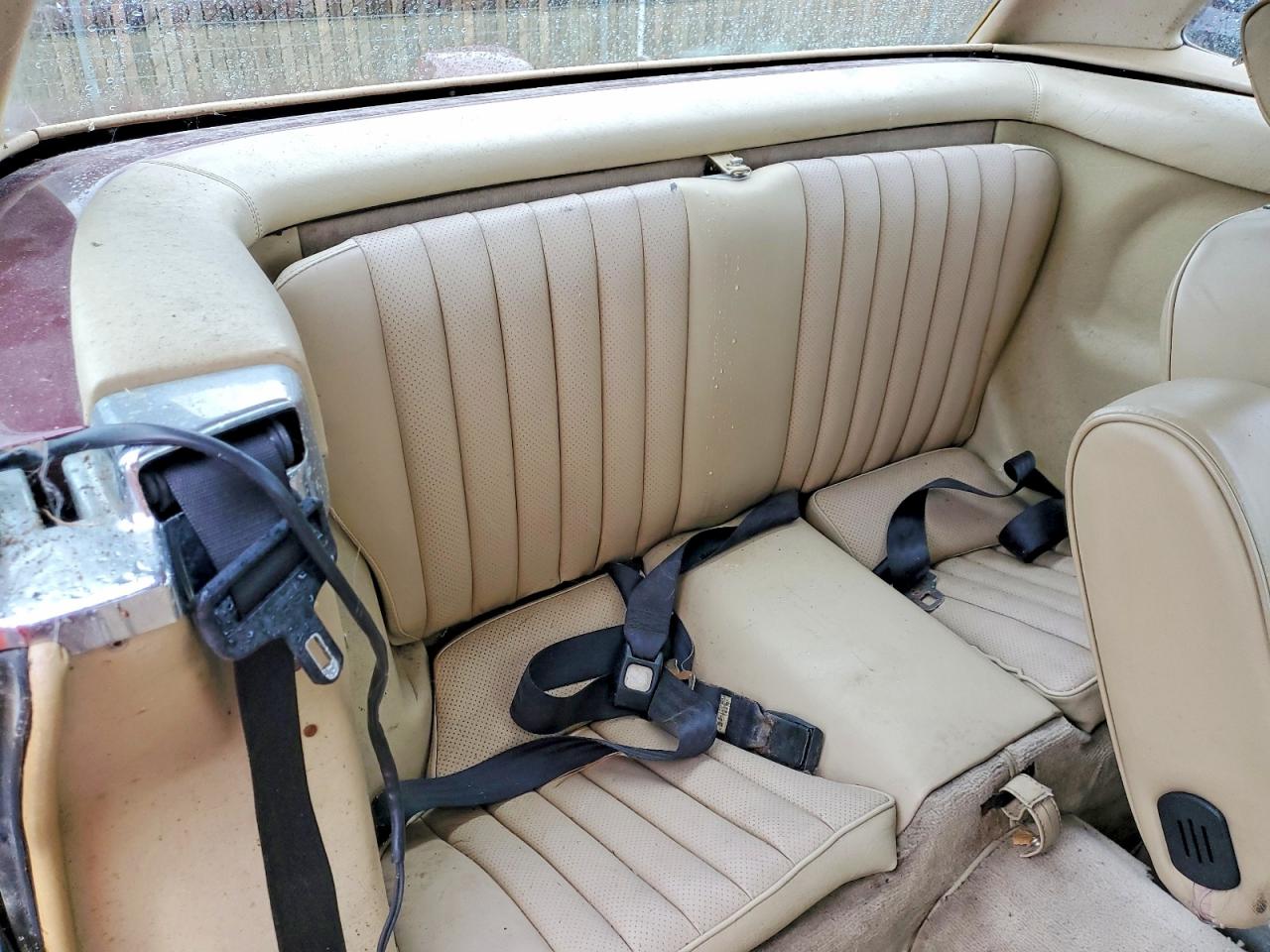 1986 Mercedes-benz 560 Sl Burgundy vin: WDBBA48D0GA042546