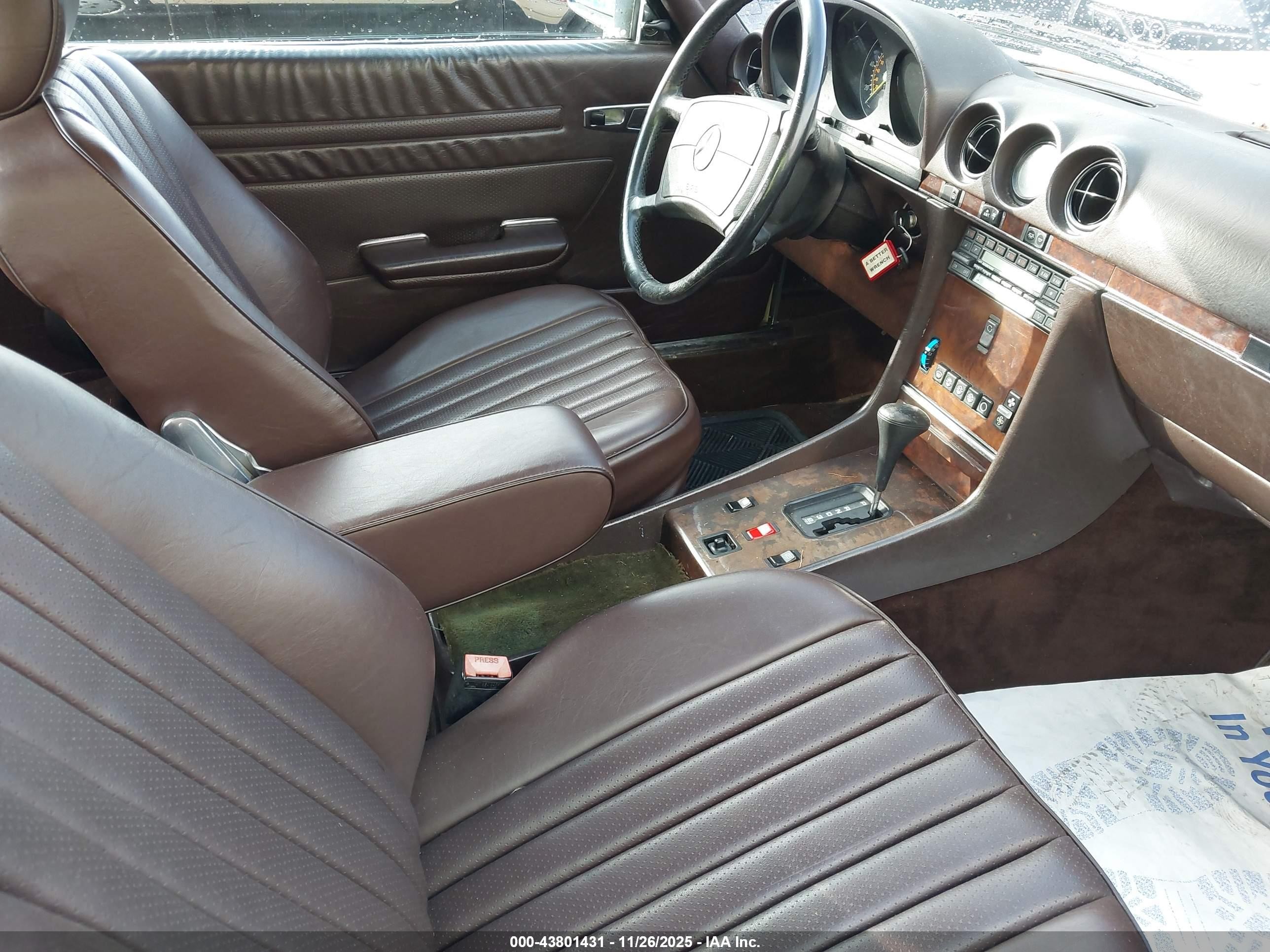 1987 Mercedes-benz 560 Sl Cream vin: WDBBA48D0HA070025