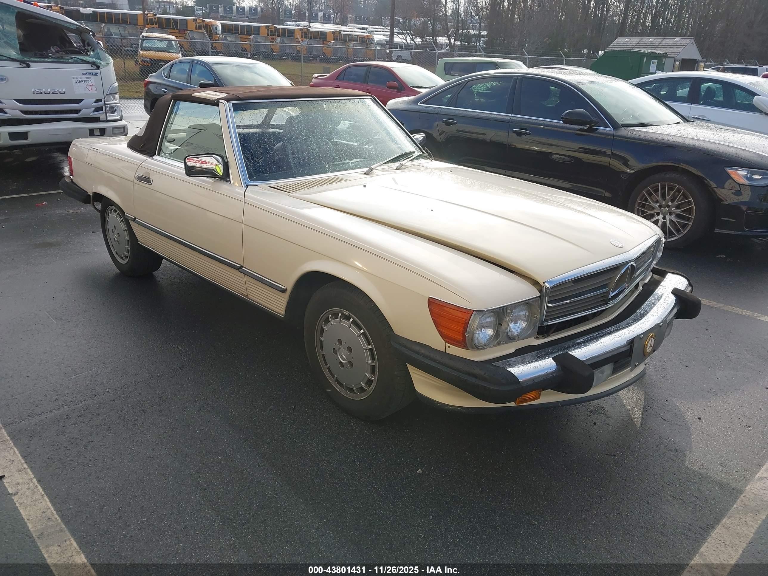 1987 Mercedes-benz 560 Sl Cream vin: WDBBA48D0HA070025