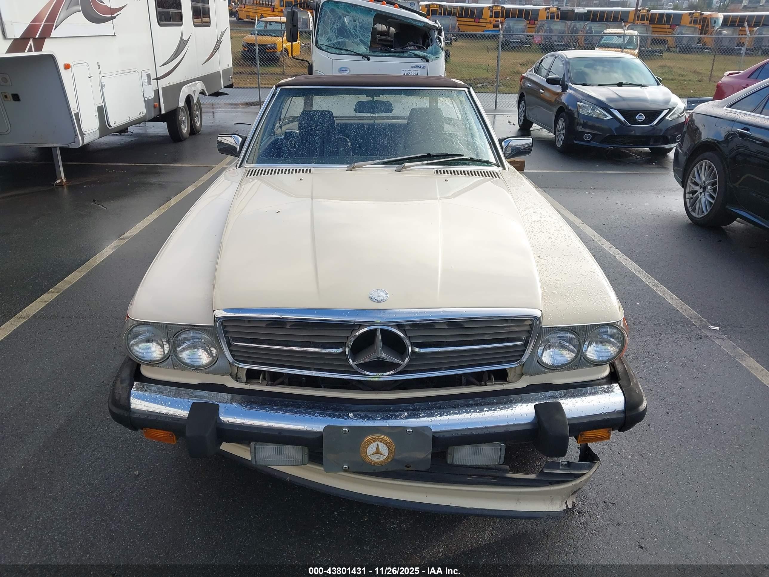 1987 Mercedes-benz 560 Sl Cream vin: WDBBA48D0HA070025