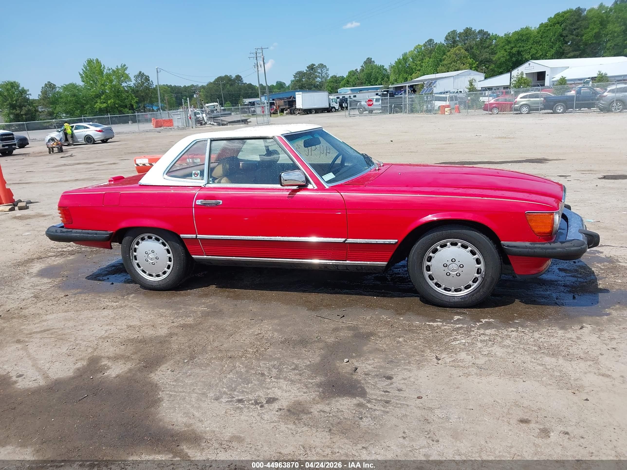 1988 Mercedes-benz 560 Sl Red vin: WDBBA48D0JA091480