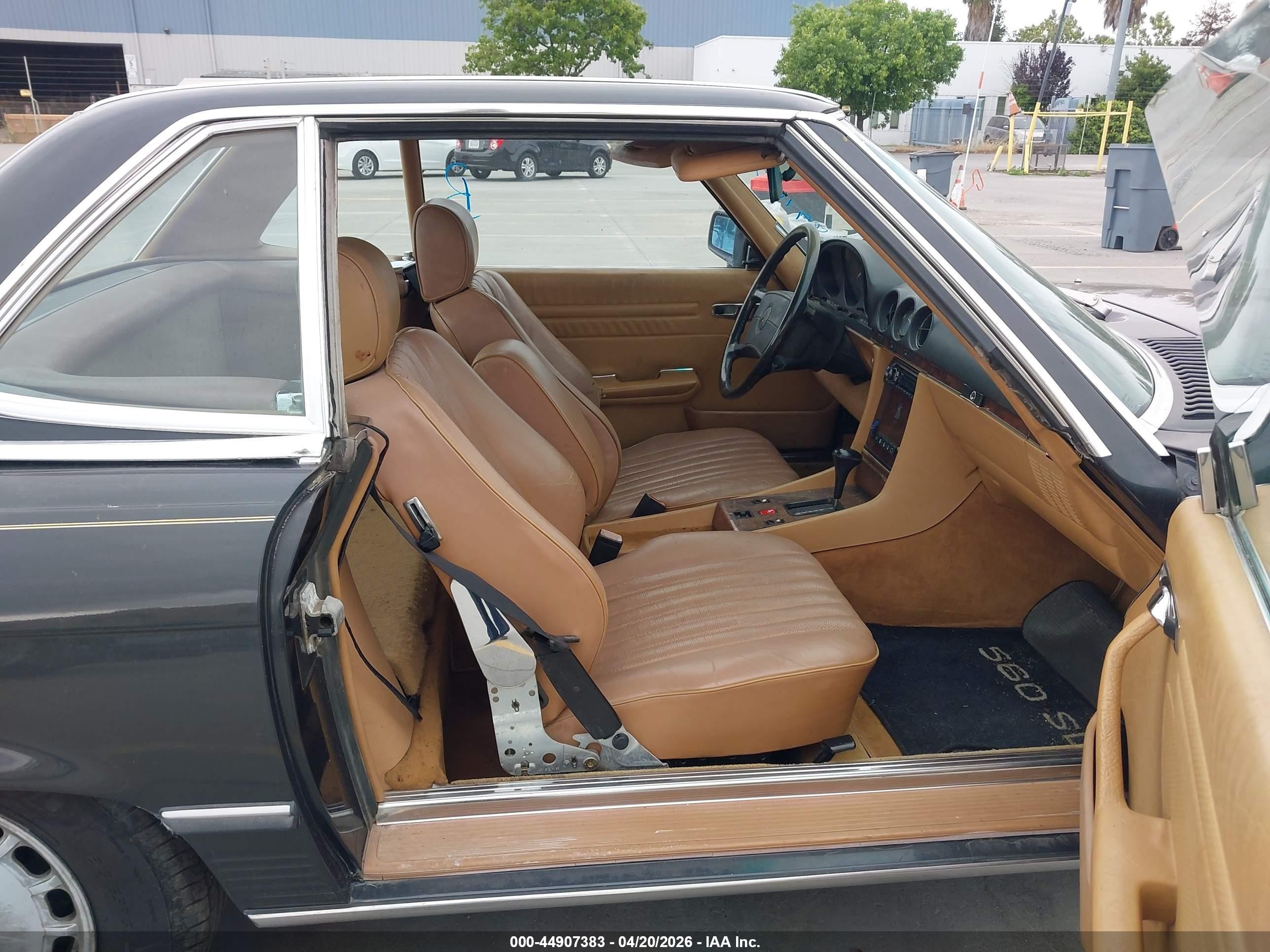 1986 Mercedes-benz 560 Sl Черный vin: WDBBA48D1GA050221