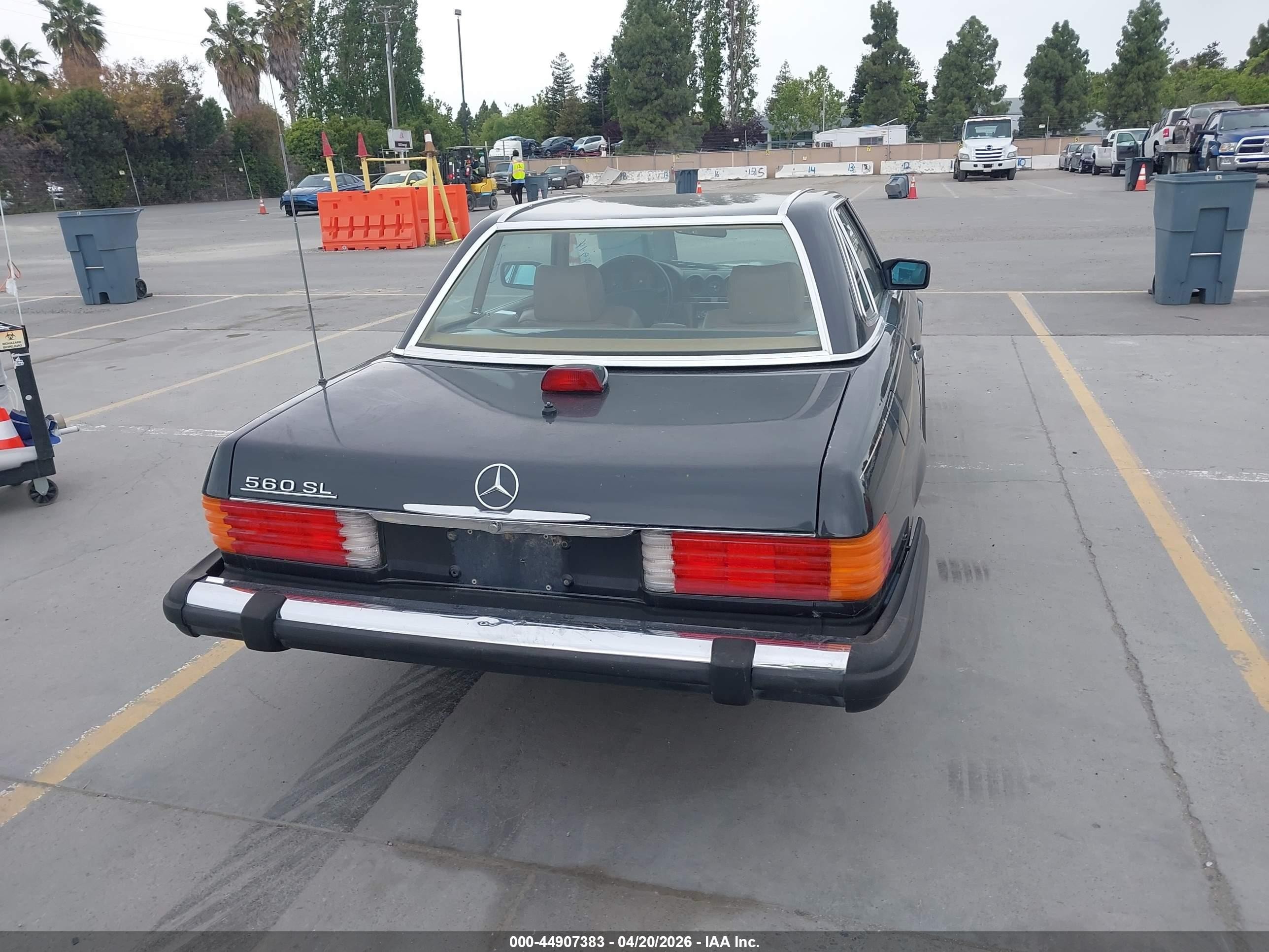 1986 Mercedes-benz 560 Sl Черный vin: WDBBA48D1GA050221