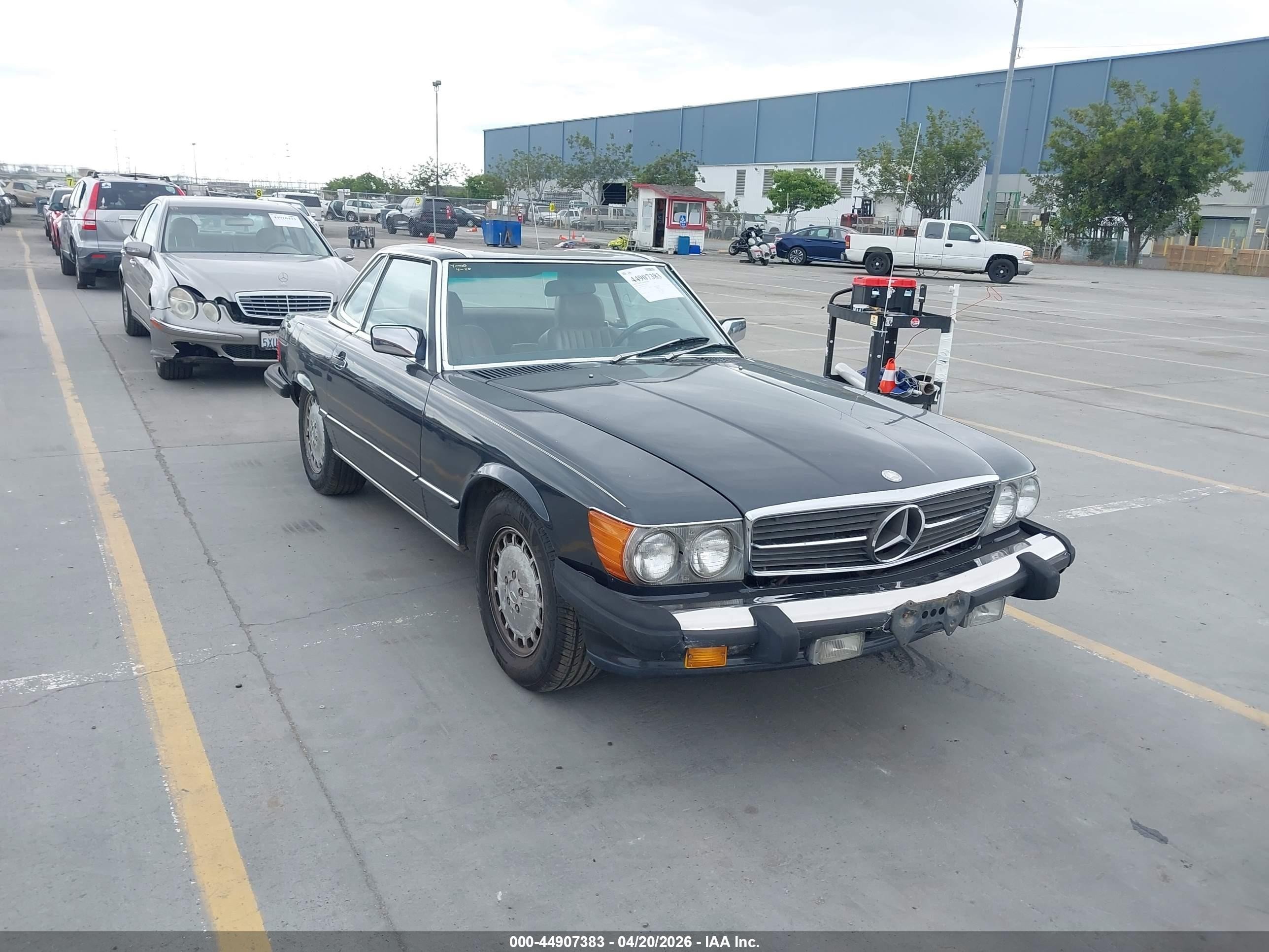 1986 Mercedes-benz 560 Sl Черный vin: WDBBA48D1GA050221