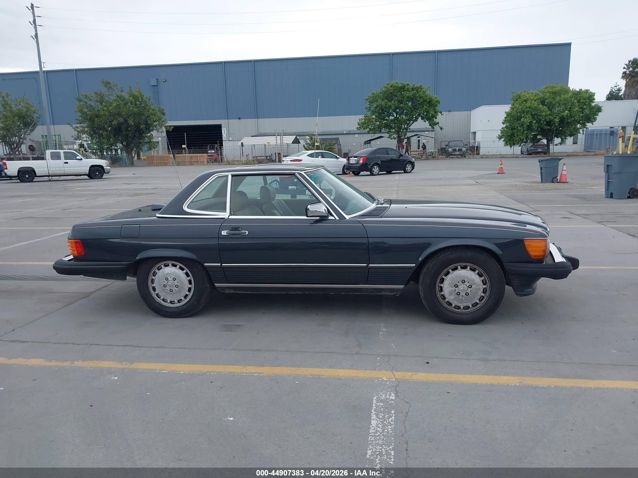 1986 Mercedes-benz 560 Sl Черный vin: WDBBA48D1GA050221