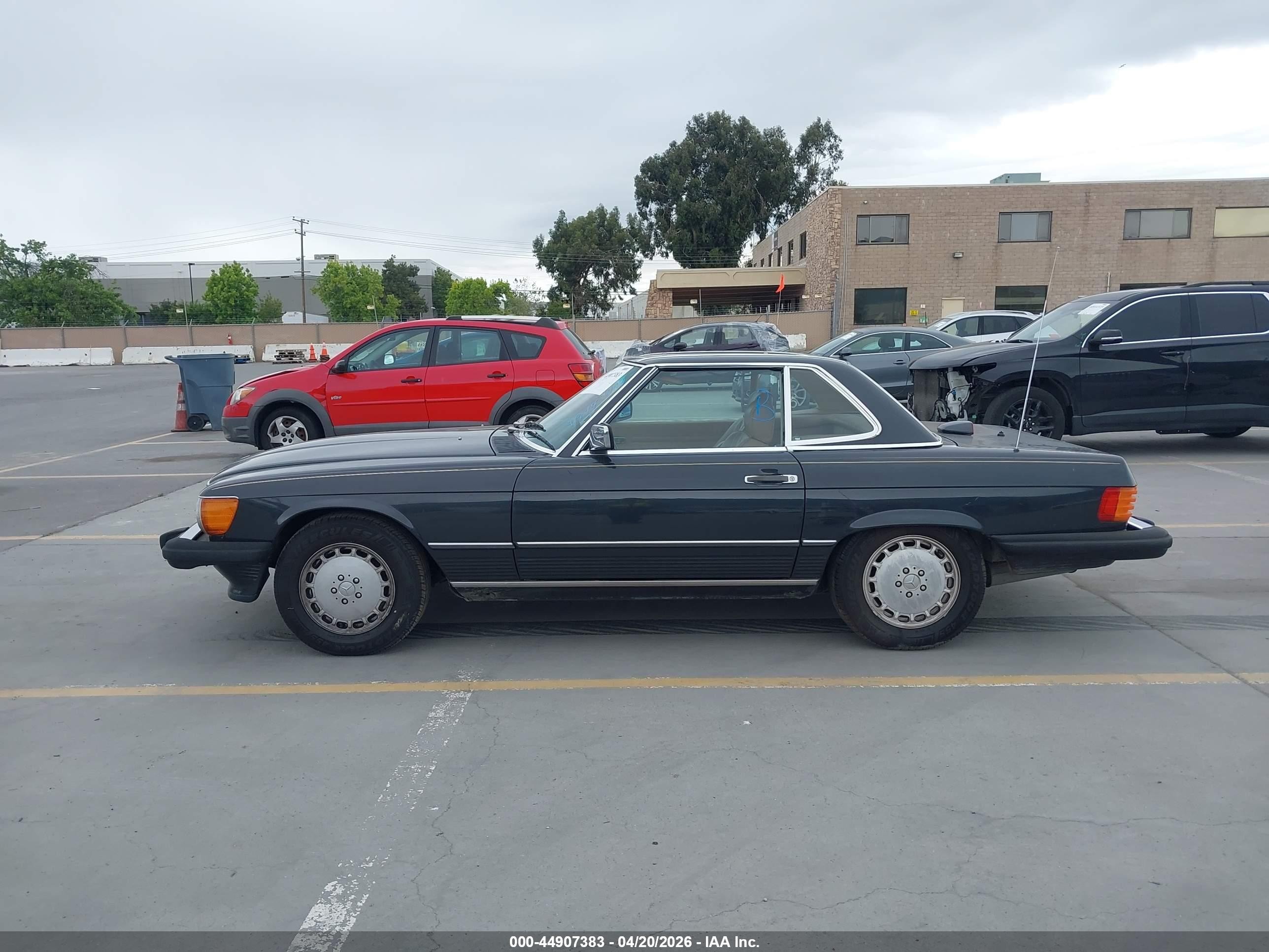 1986 Mercedes-benz 560 Sl Черный vin: WDBBA48D1GA050221
