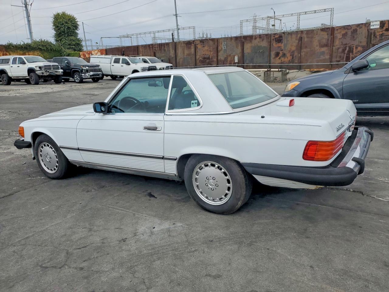 1987 Mercedes-benz 560 Sl White vin: WDBBA48D1HA056246
