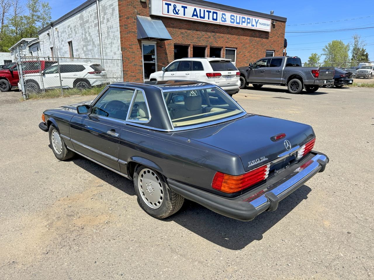 1988 Mercedes-benz 560 Sl Gray vin: WDBBA48D1JA082318