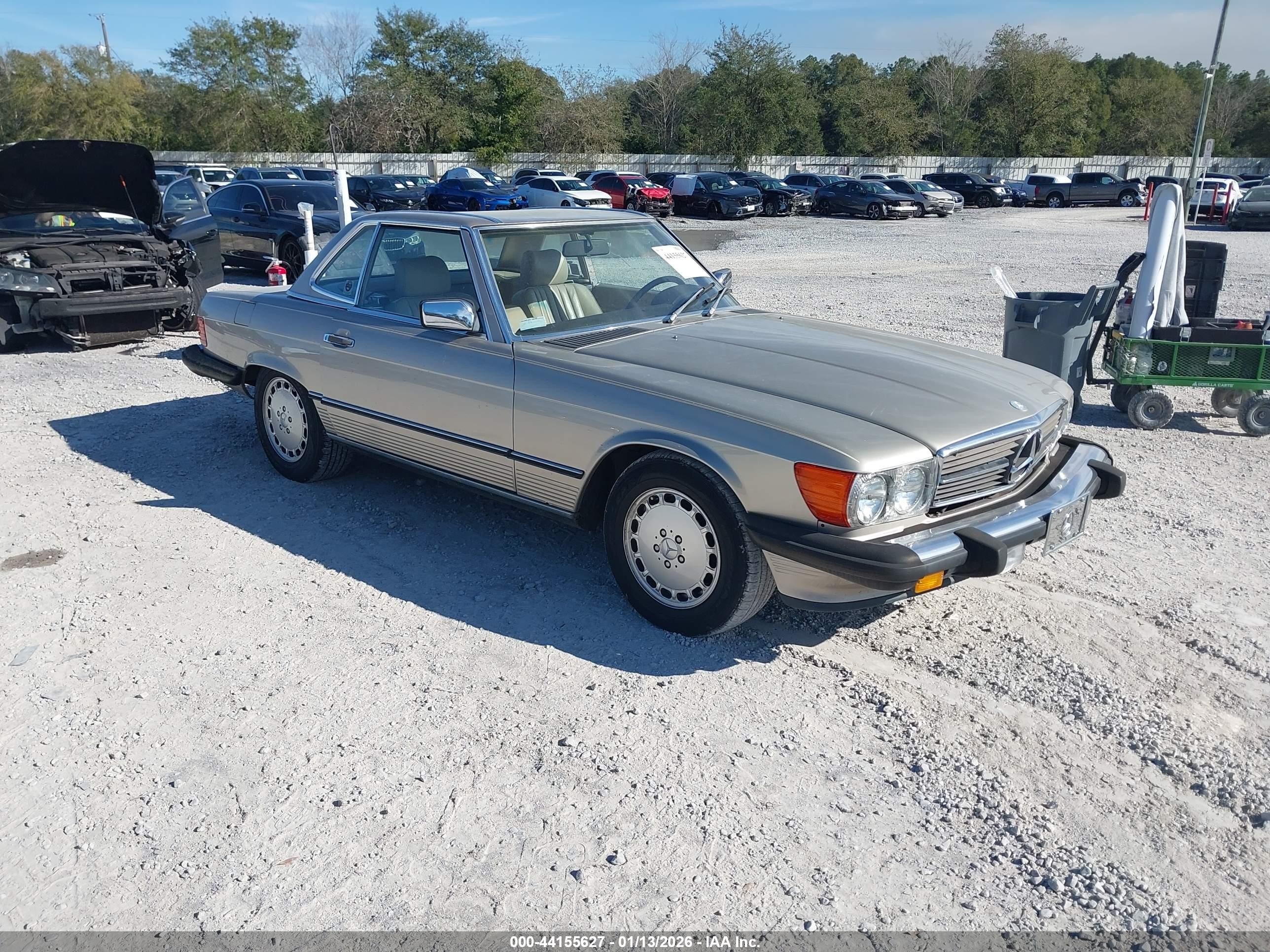 1989 Mercedes-benz 560 Sl Золотой vin: WDBBA48D2KA092325