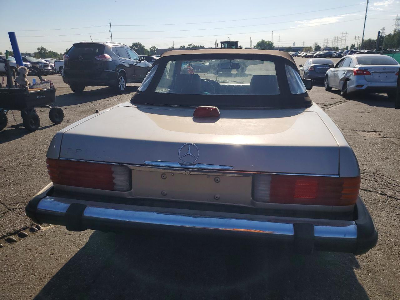 1986 Mercedes-benz 560 Sl Gold vin: WDBBA48D5GA054398