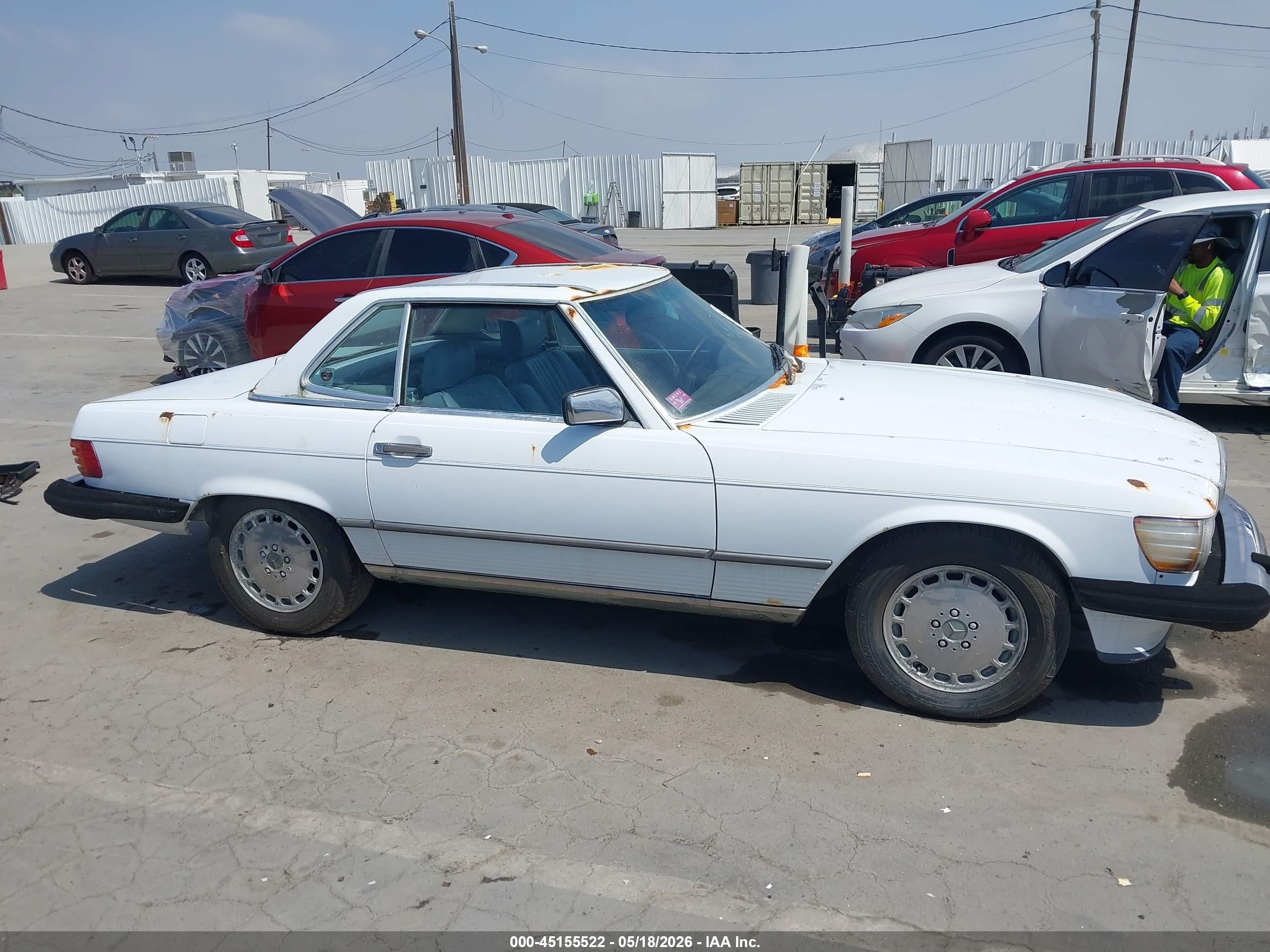 1987 Mercedes-benz 560 Sl White vin: WDBBA48D5HA072014