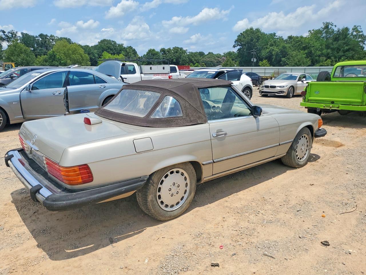 1986 Mercedes-benz 560 Sl Beige vin: WDBBA48D6GA051669