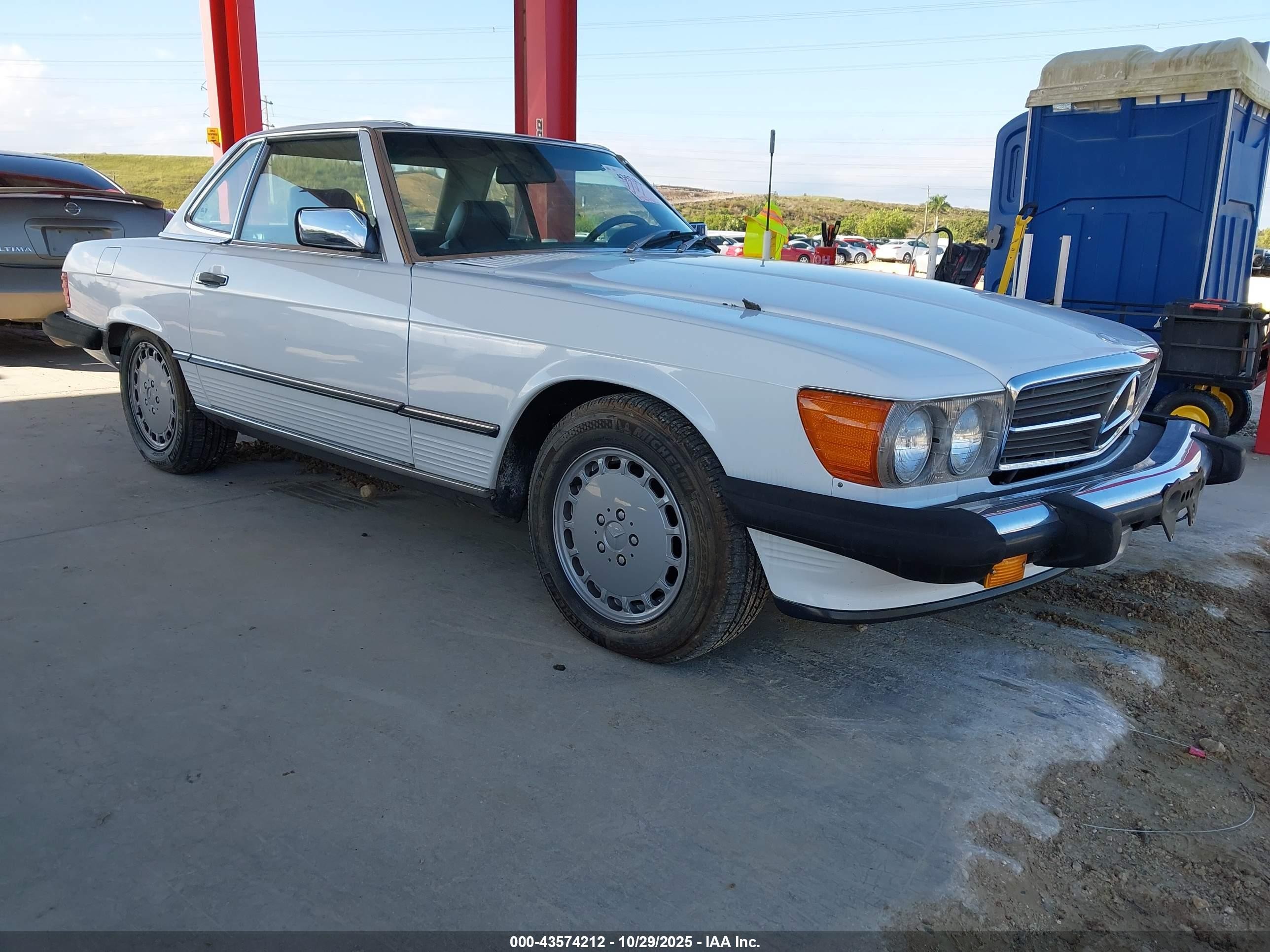 1987 Mercedes-benz 560 Sl White vin: WDBBA48D6HA058803