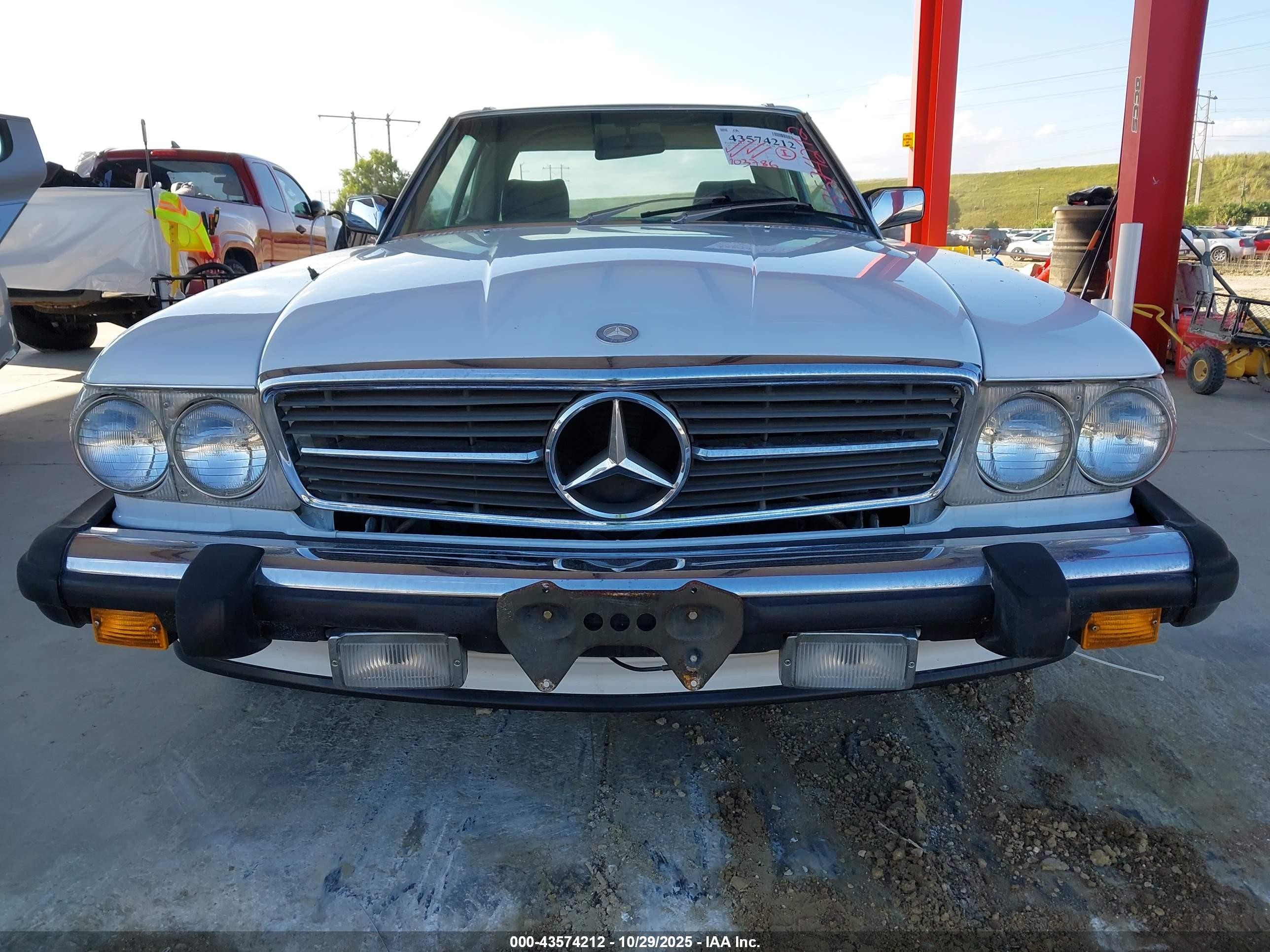 1987 Mercedes-benz 560 Sl White vin: WDBBA48D6HA058803