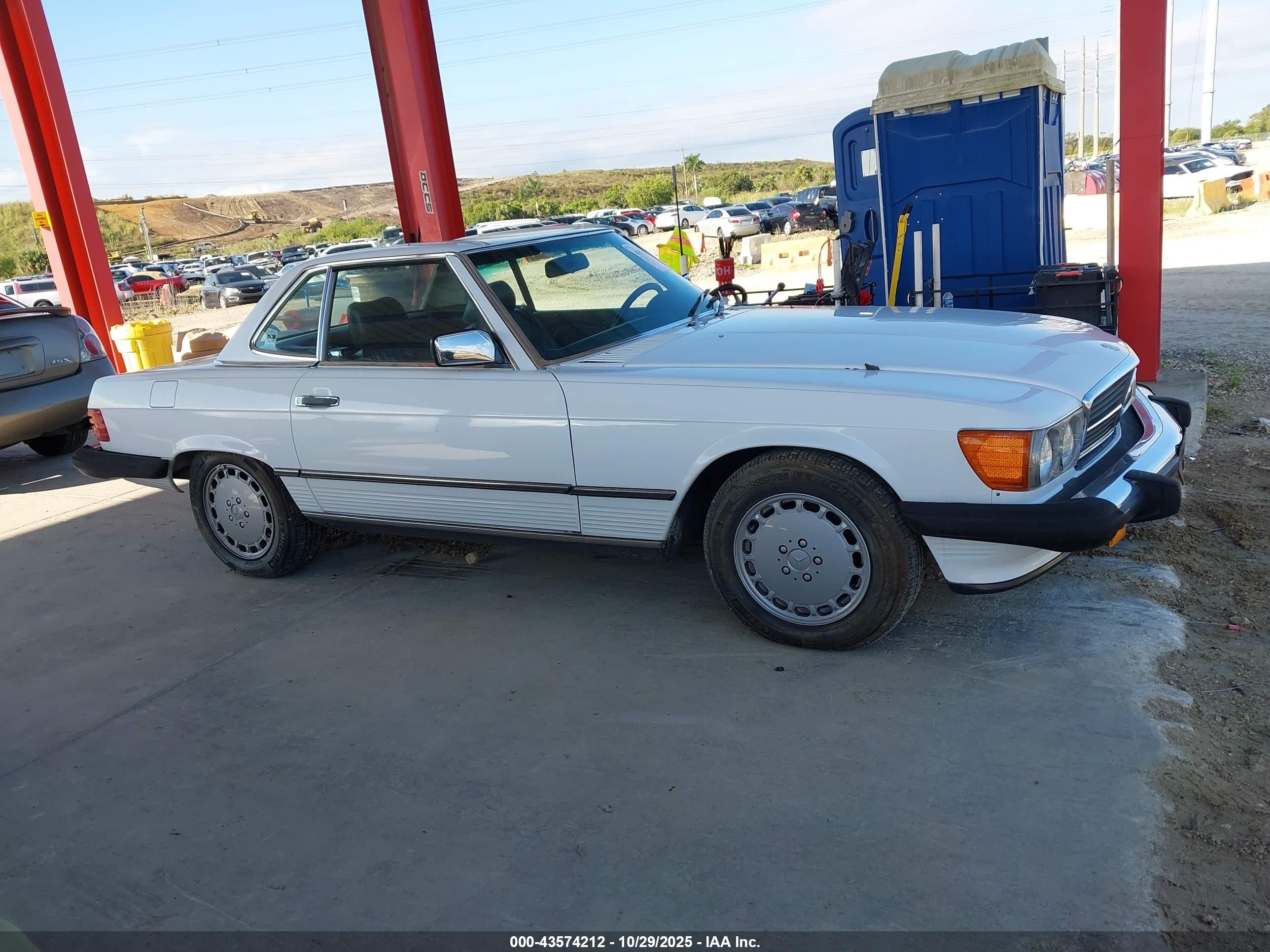 1987 Mercedes-benz 560 Sl White vin: WDBBA48D6HA058803