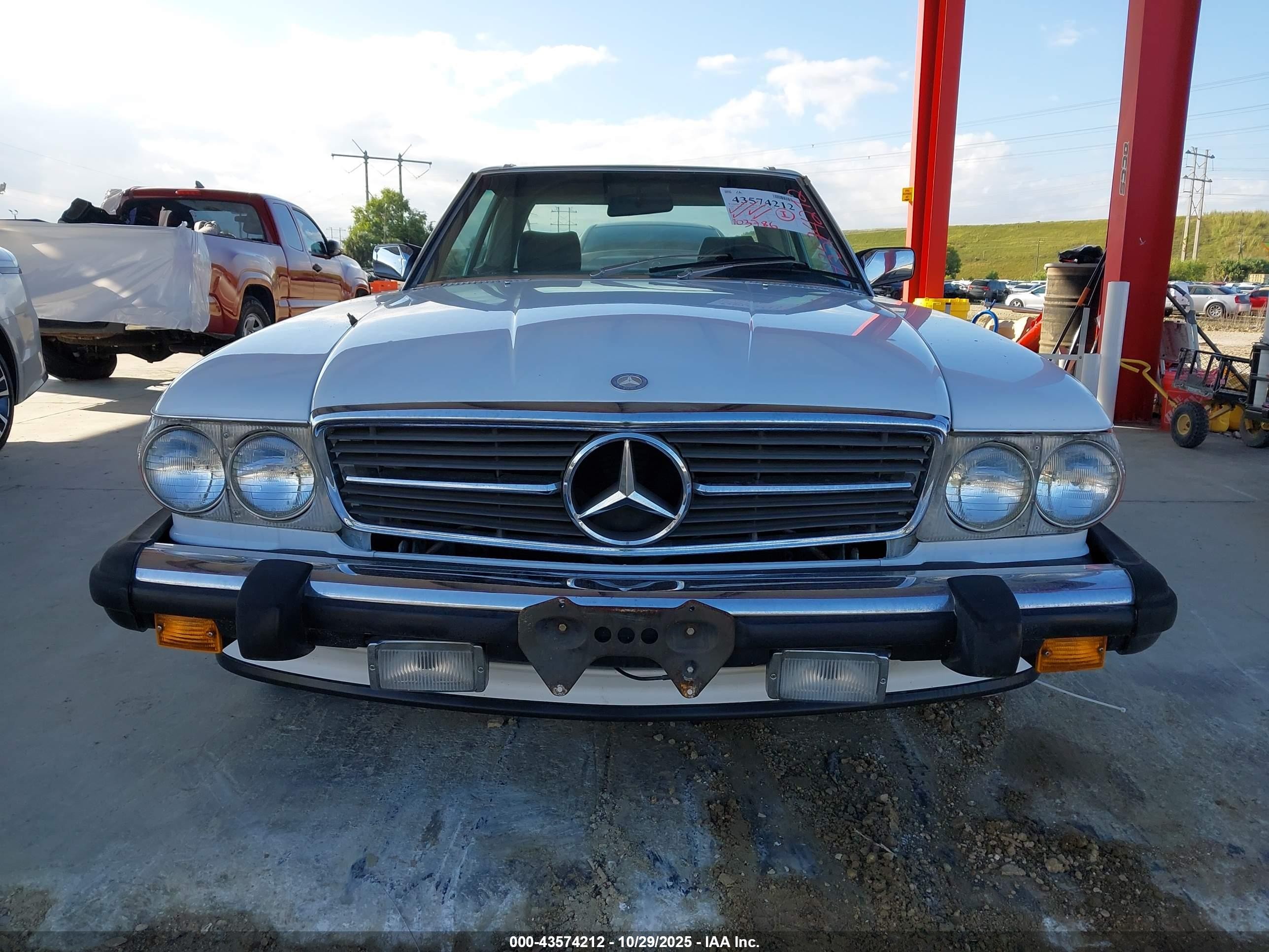 1987 Mercedes-benz 560 Sl White vin: WDBBA48D6HA058803