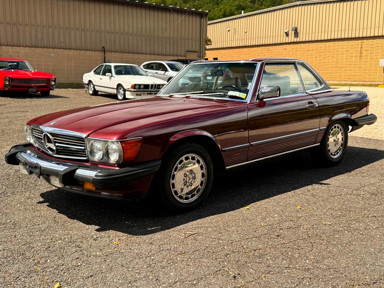 1987 Mercedes-benz 560 Sl Burgundy vin: WDBBA48D6HA062625