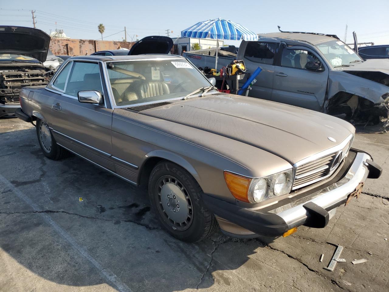 1987 Mercedes-benz 560 Sl Gold vin: WDBBA48D6HA072040
