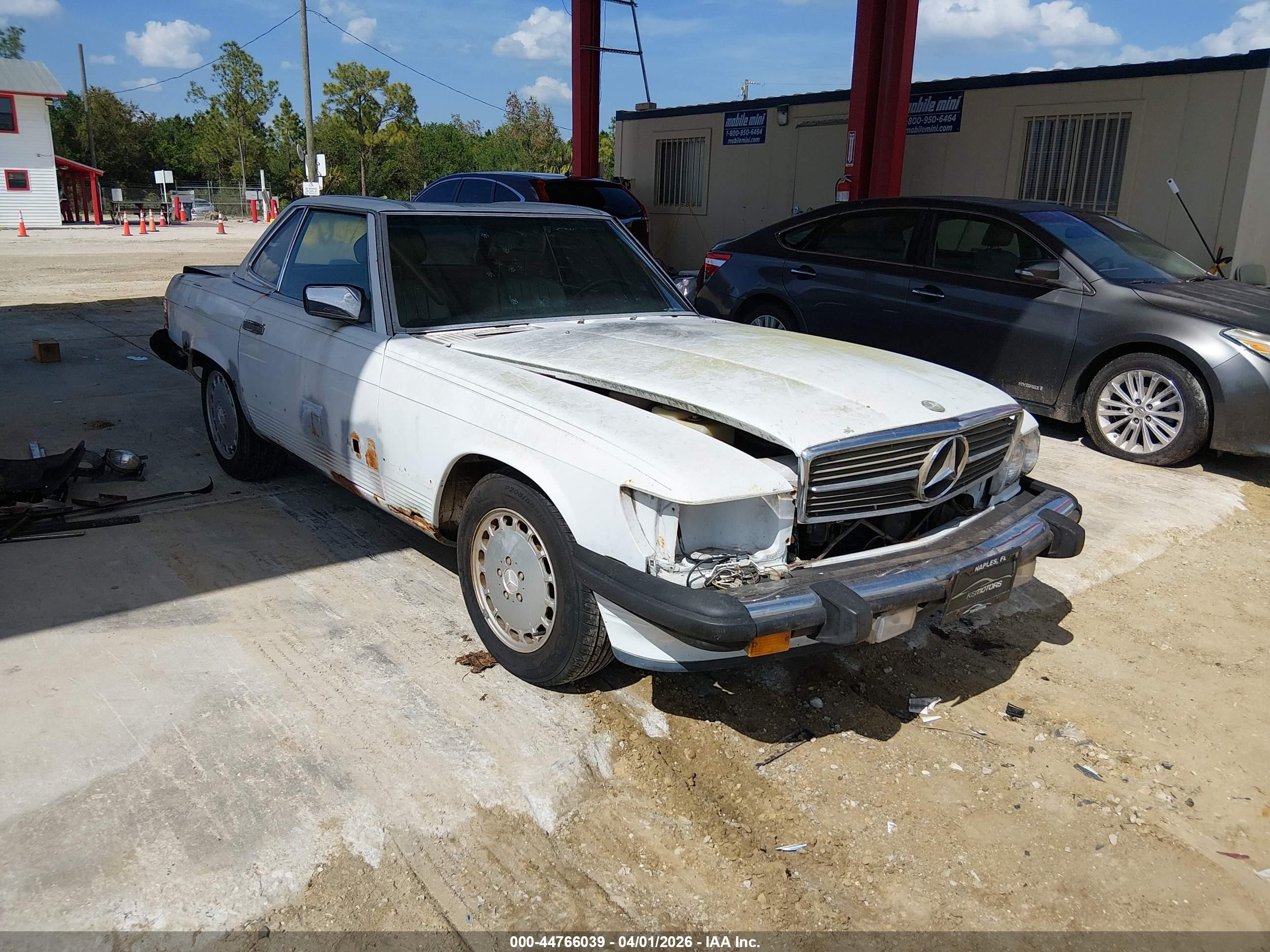 1987 Mercedes-benz 560 Sl White vin: WDBBA48D7HA060446