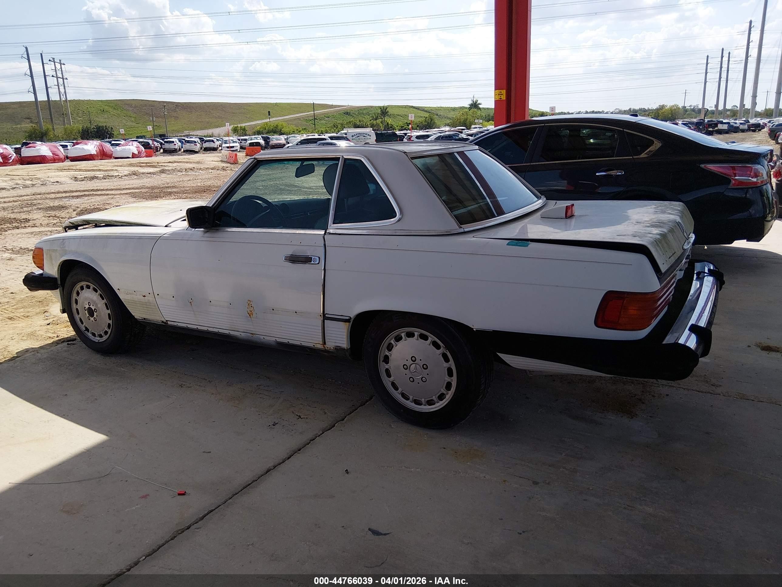 1987 Mercedes-benz 560 Sl White vin: WDBBA48D7HA060446