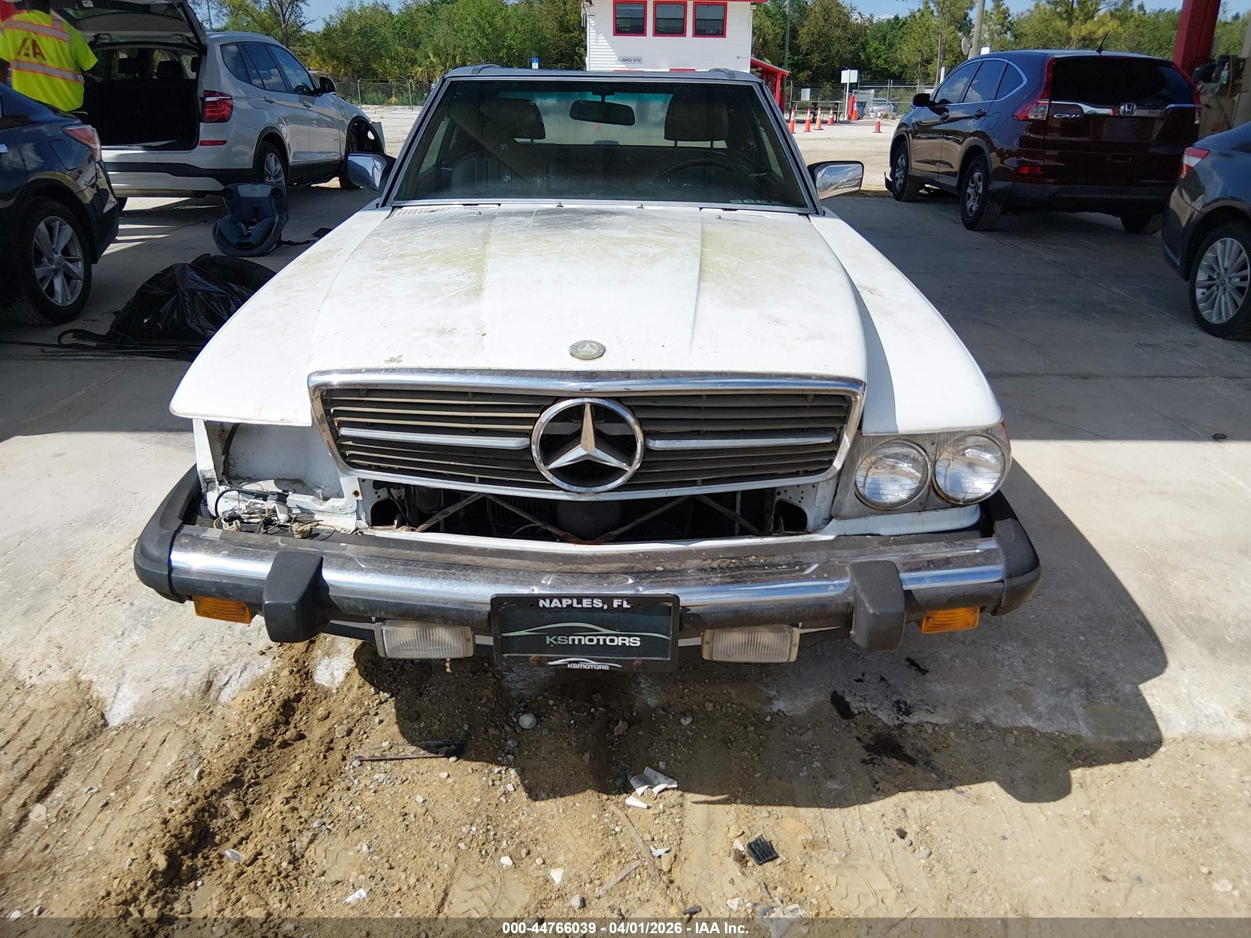 1987 Mercedes-benz 560 Sl White vin: WDBBA48D7HA060446