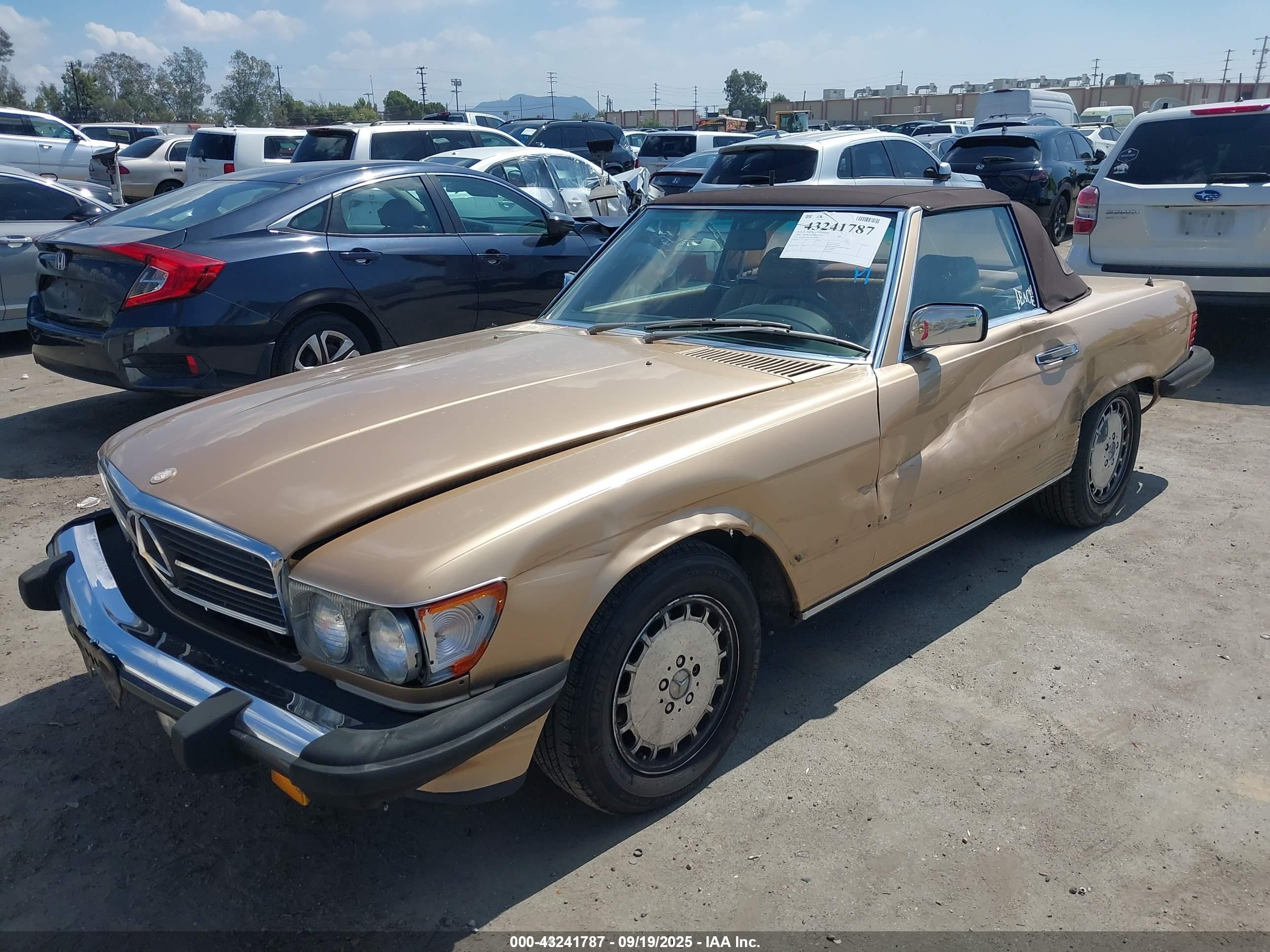 1988 Mercedes-benz 560 Sl Золотой vin: WDBBA48D7JA076460