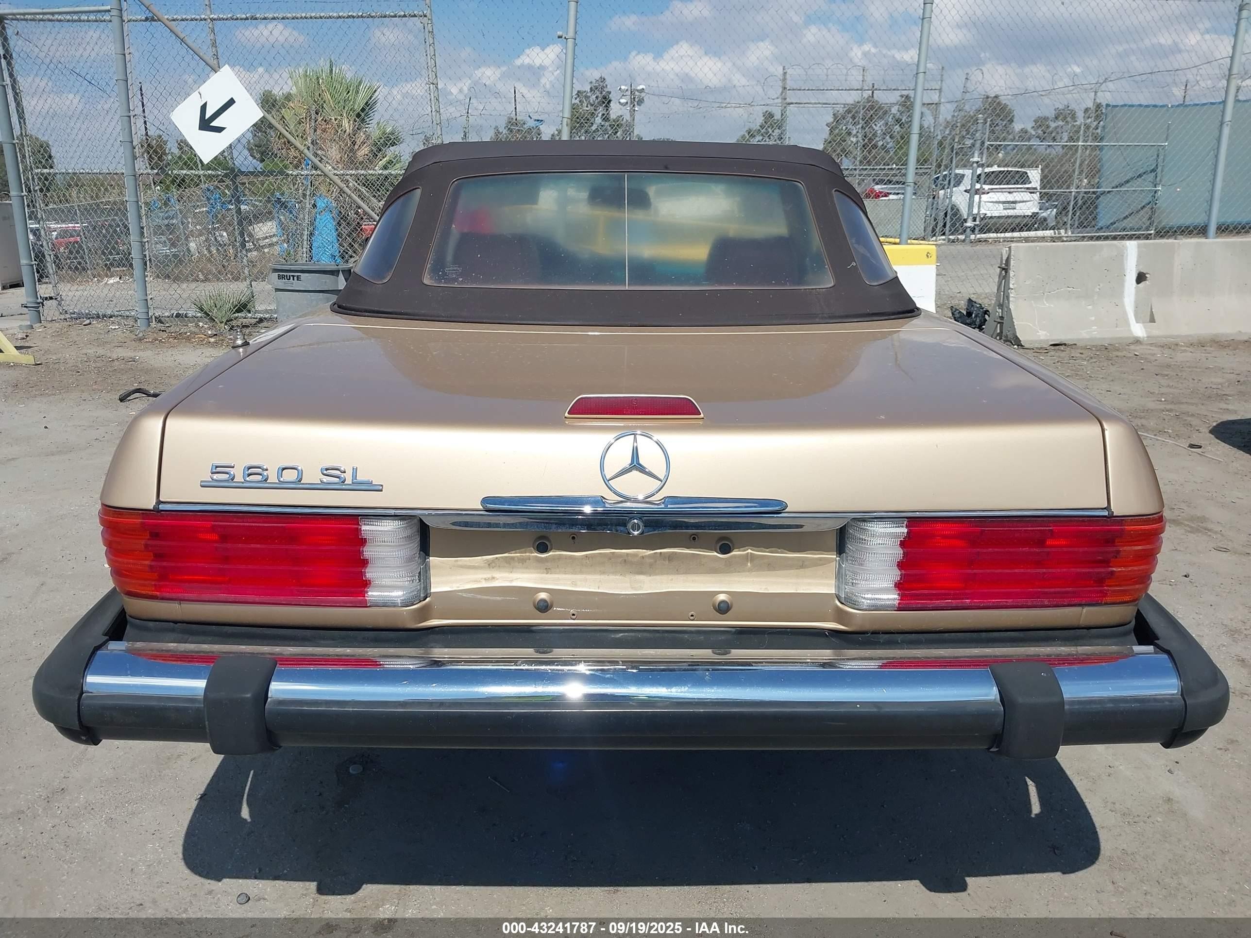 1988 Mercedes-benz 560 Sl Золотой vin: WDBBA48D7JA076460