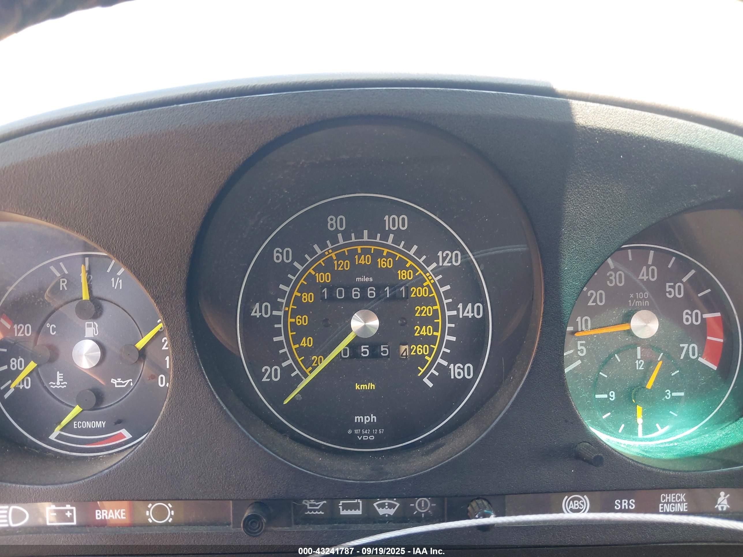 1988 Mercedes-benz 560 Sl Золотой vin: WDBBA48D7JA076460