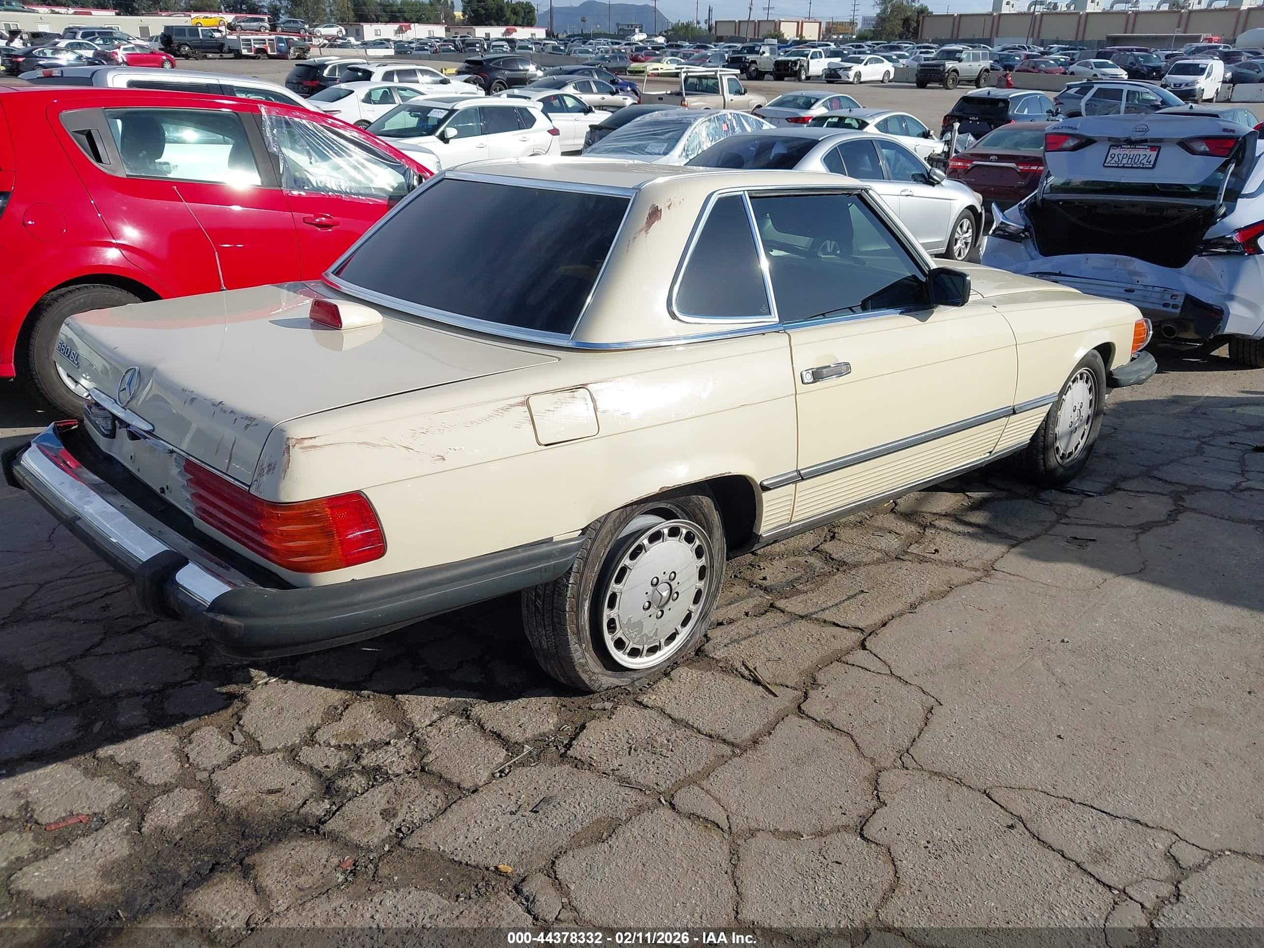 1987 Mercedes-benz 560 Sl Beige vin: WDBBA48D8HA057846