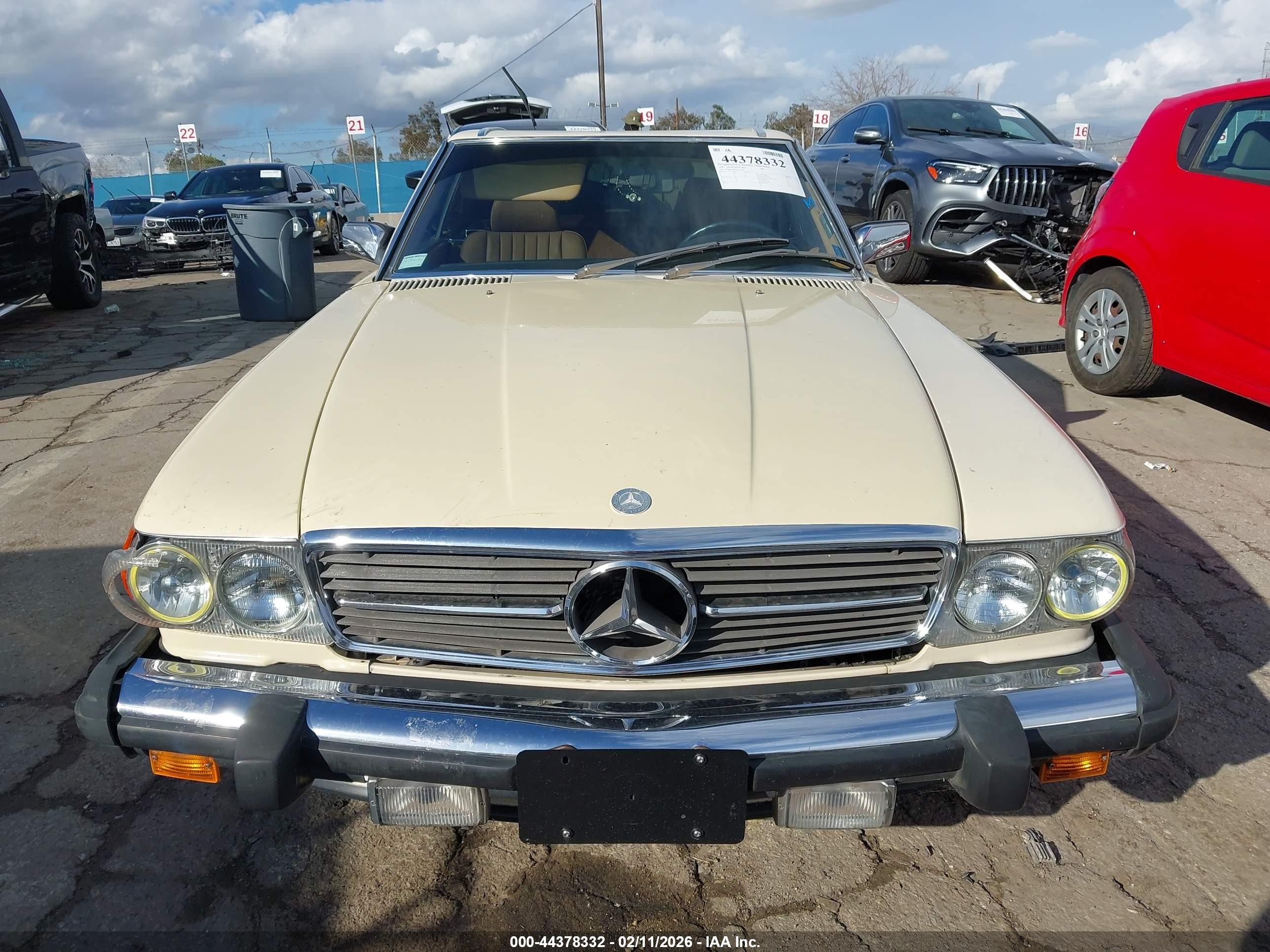 1987 Mercedes-benz 560 Sl Beige vin: WDBBA48D8HA057846