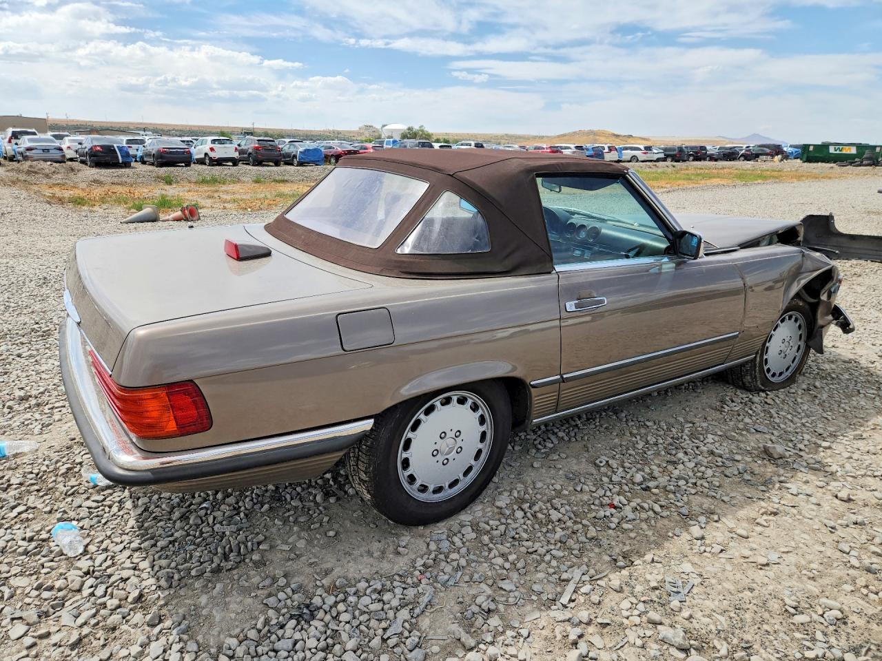 1987 Mercedes-benz 560 Sl Tan vin: WDBBA48D8HA070757