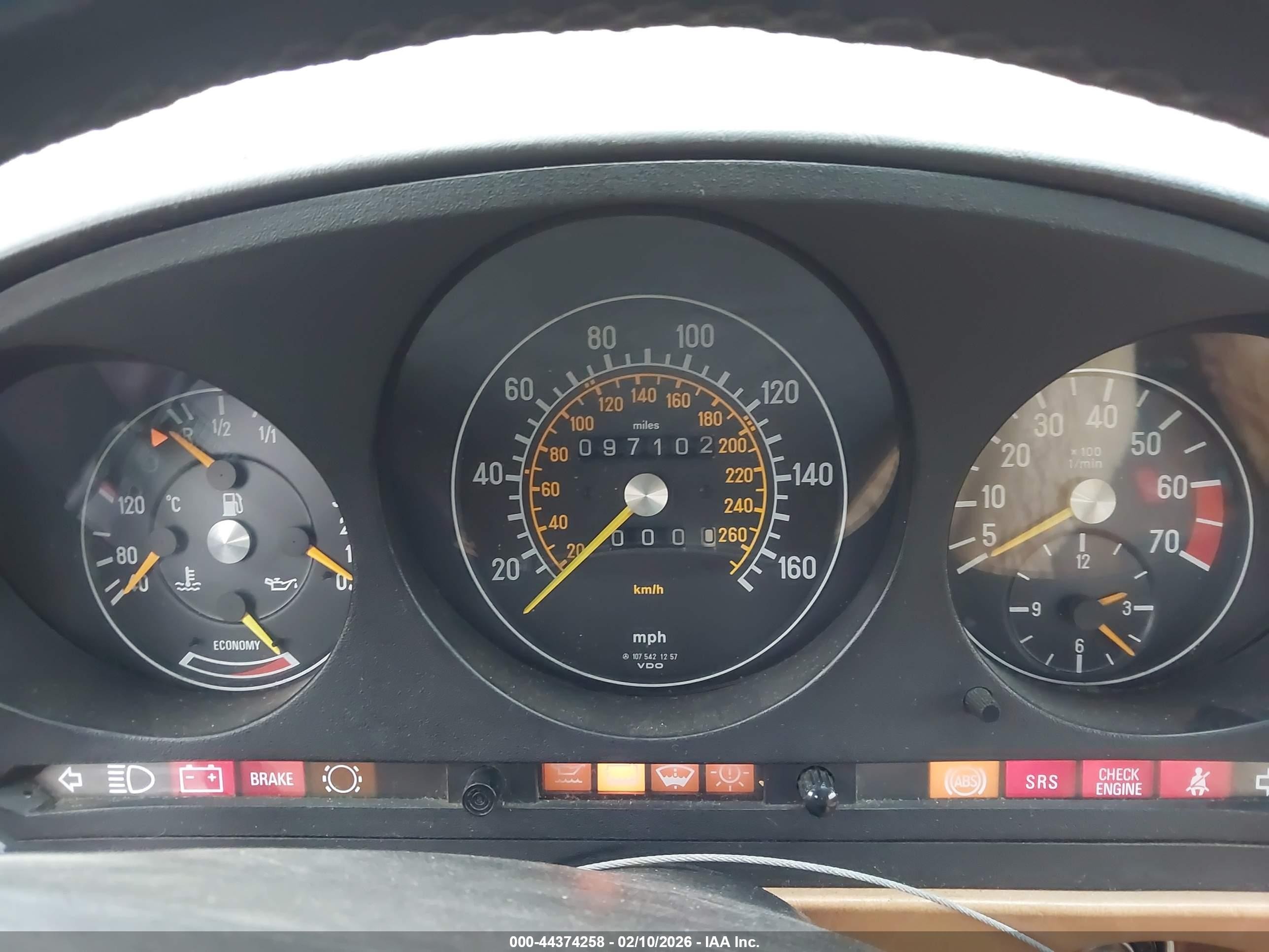 1988 Mercedes-benz 560 Sl Золотой vin: WDBBA48D8JA078105