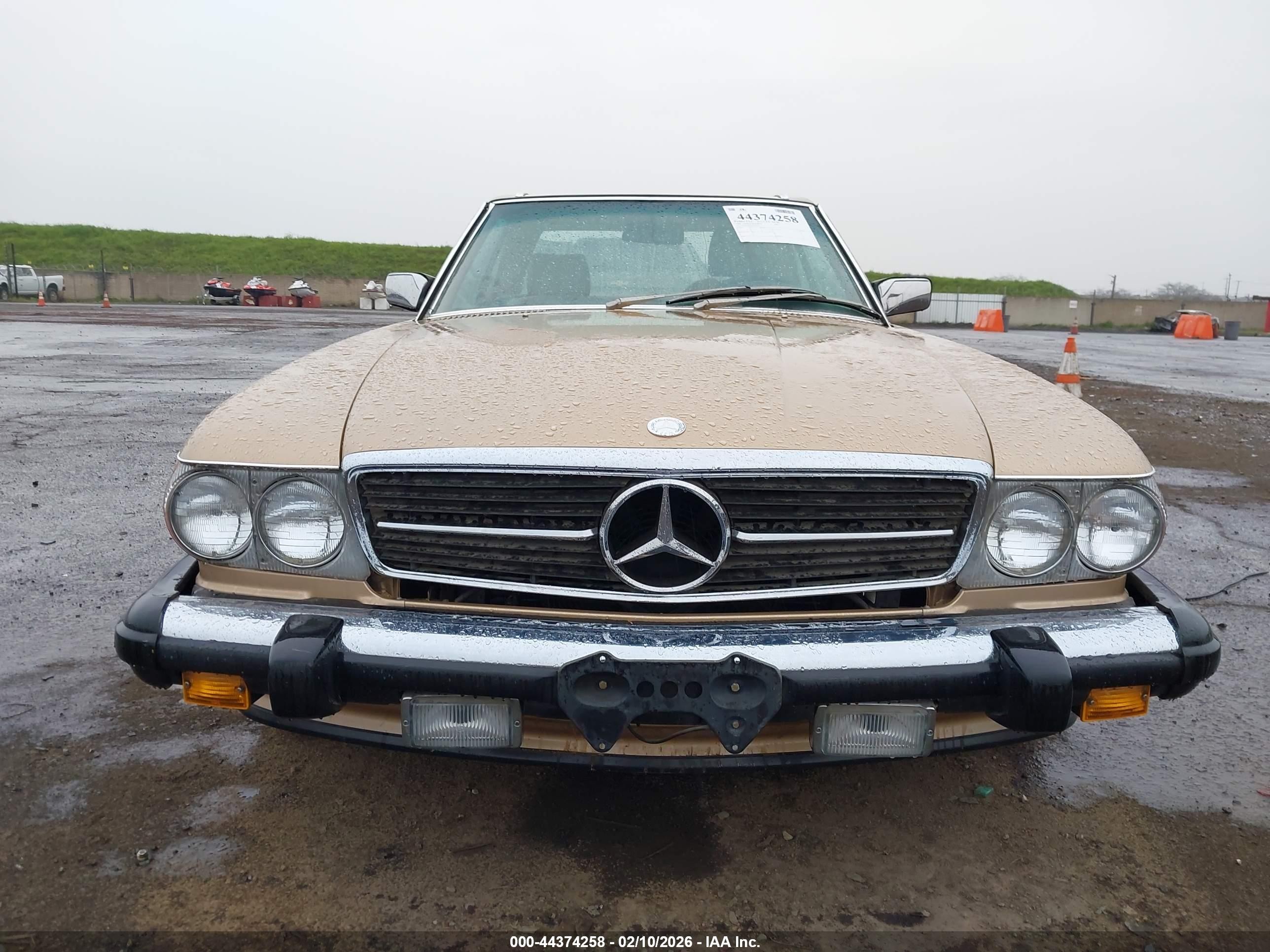 1988 Mercedes-benz 560 Sl Золотой vin: WDBBA48D8JA078105