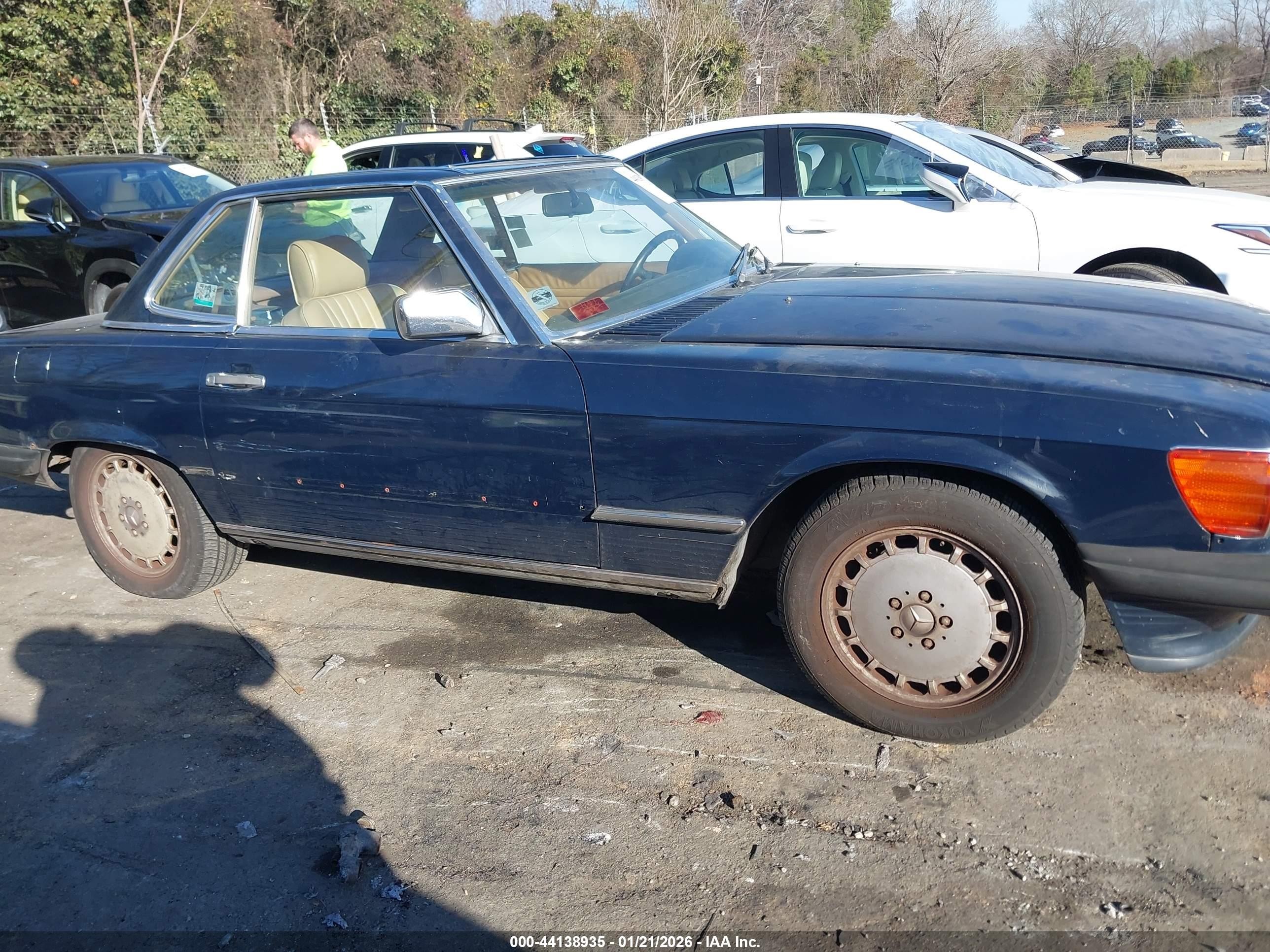 1986 Mercedes-benz 560 Sl Blue vin: WDBBA48DXGA050914