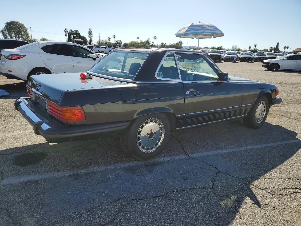 1987 Mercedes-benz 560 Sl Черный vin: WDBBA48DXHA057914