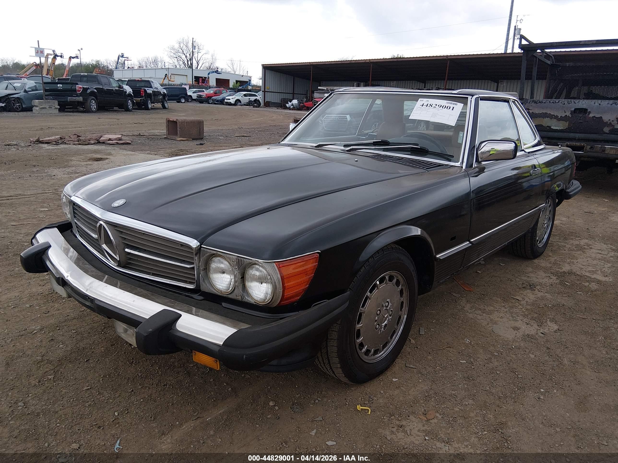 1987 Mercedes-benz 560 Sl Черный vin: WDBBA48DXHA062451